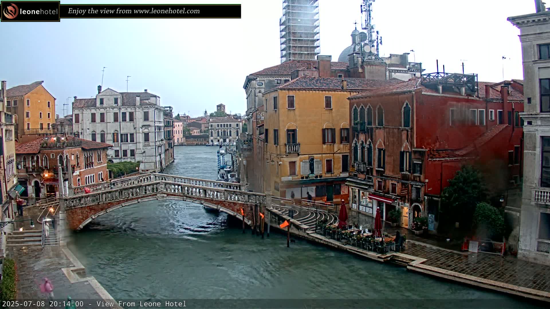Venice, Canal of Cannaregio , Ponte delle Guglie Bridge Live Cam - Venice, Veneto, Italy