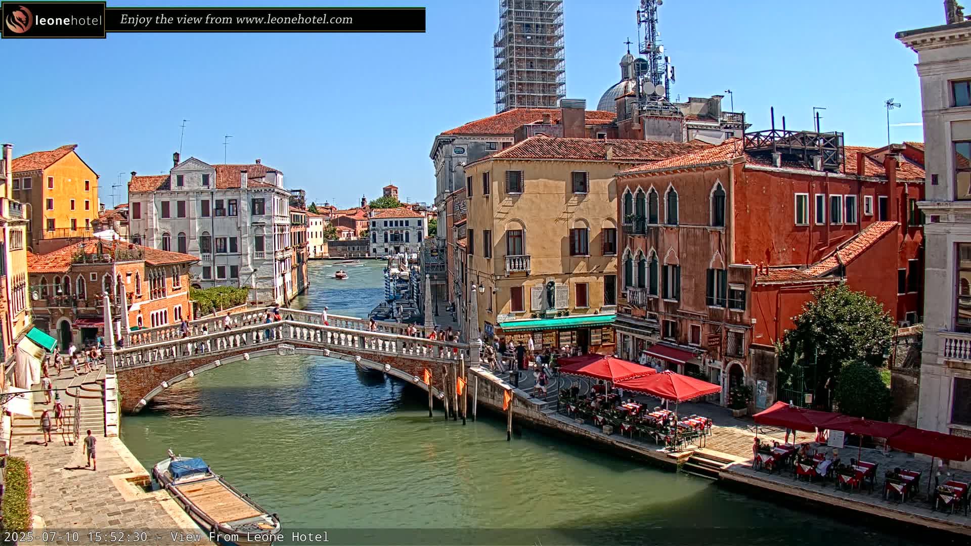 Venice, Canal of Cannaregio , Ponte delle Guglie Bridge Live Cam - Venice, Veneto, Italy
