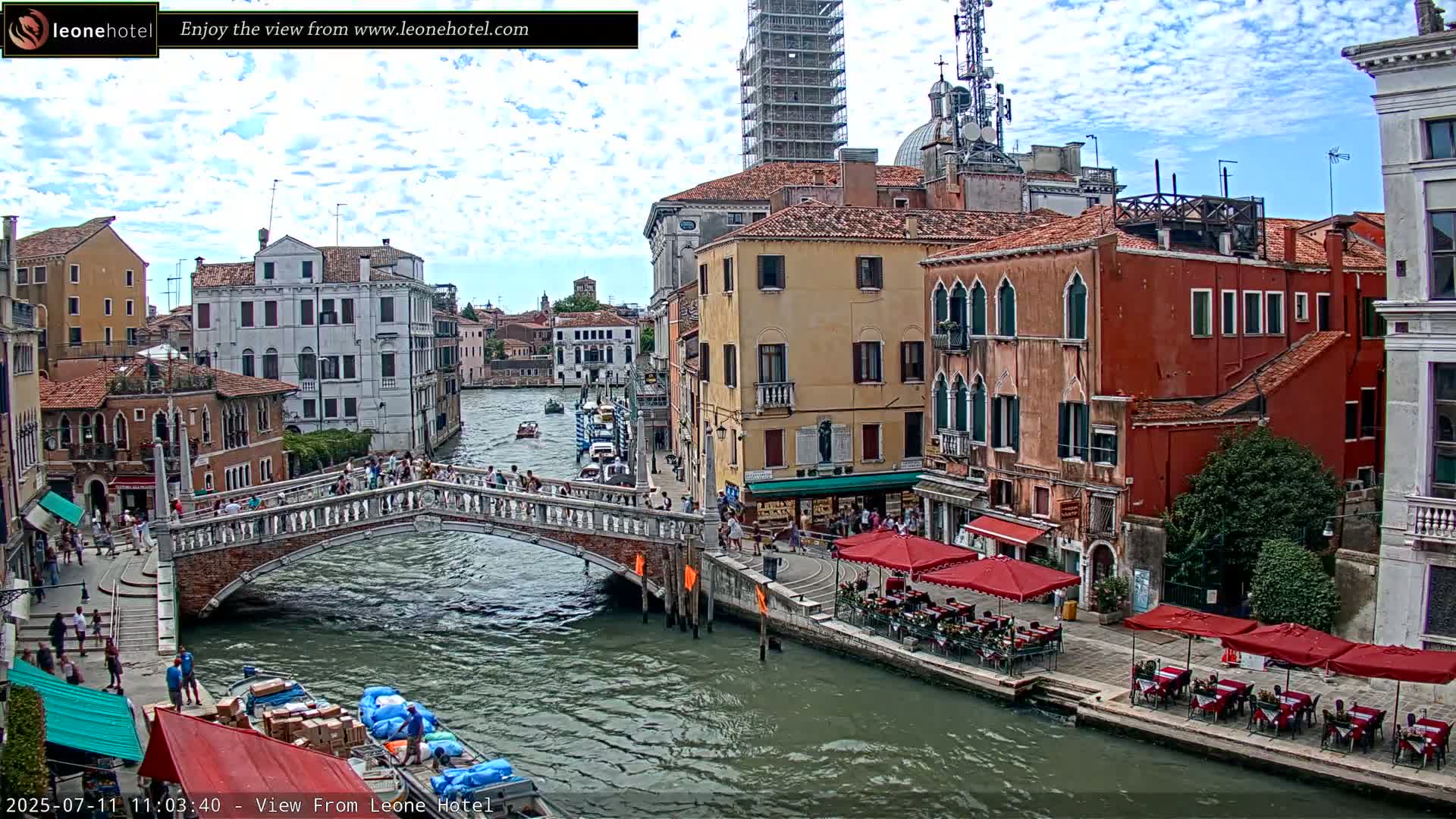 Venice, Canal of Cannaregio , Ponte delle Guglie Bridge Live Cam - Venice, Veneto, Italy