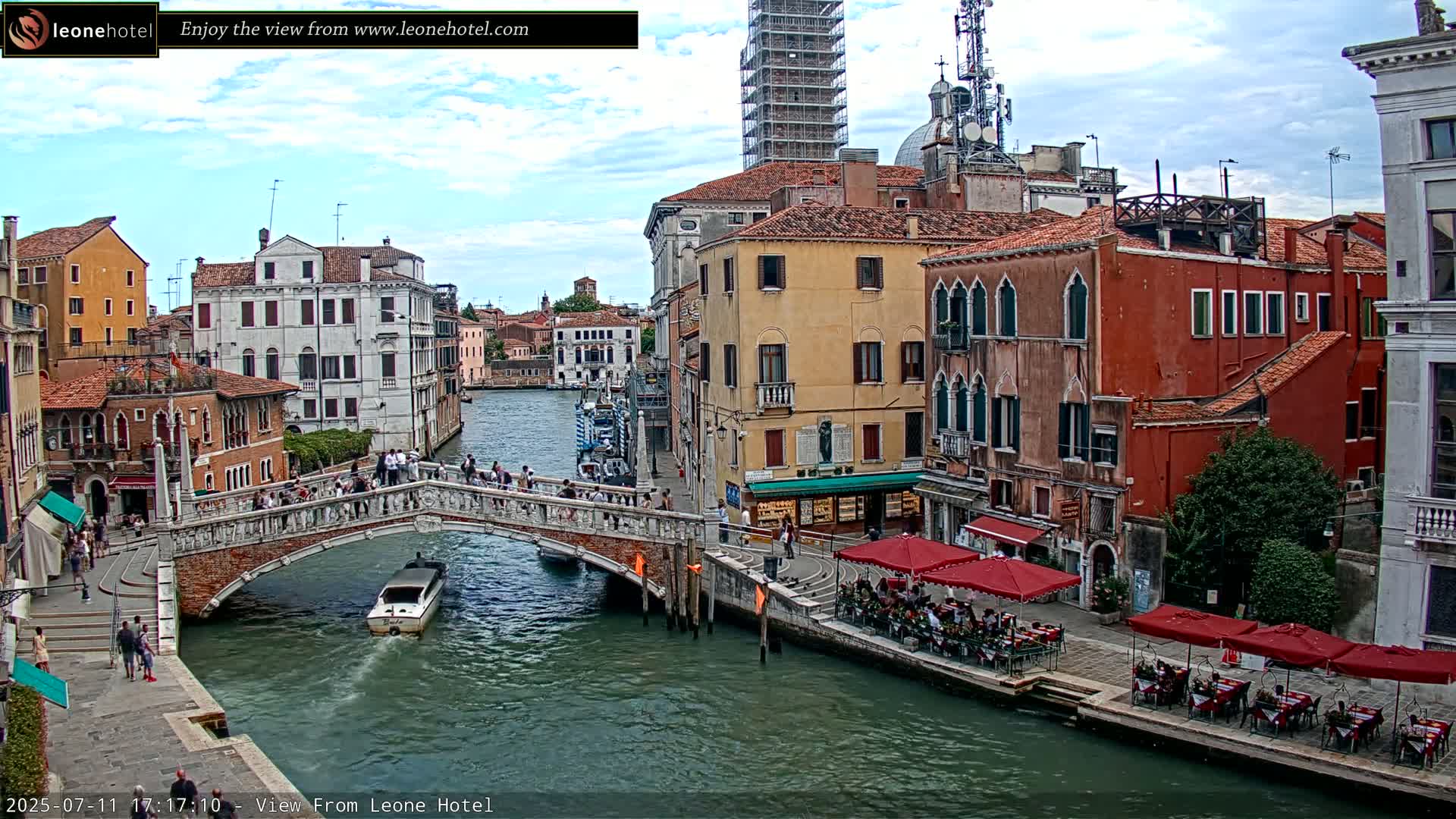 Venice, Canal of Cannaregio , Ponte delle Guglie Bridge Live Cam - Venice, Veneto, Italy