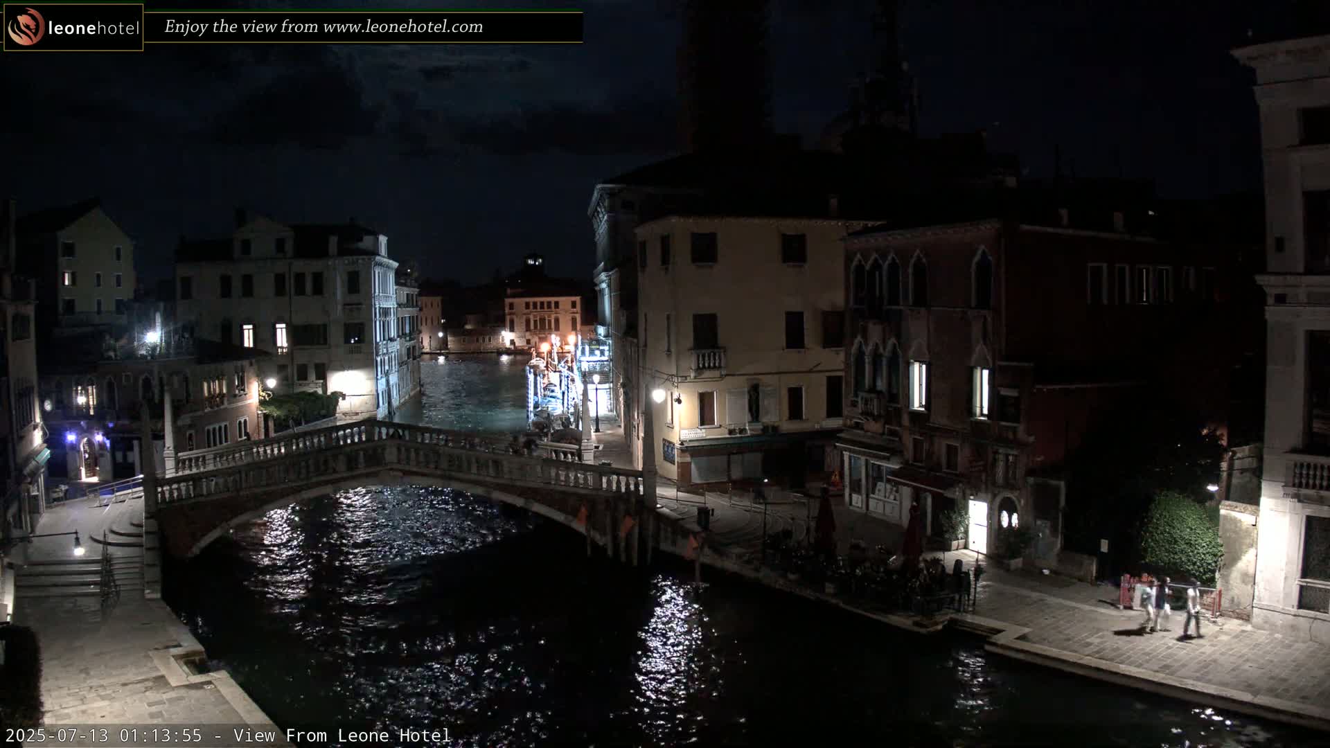 Venice, Canal of Cannaregio , Ponte delle Guglie Bridge Live Cam - Venice, Veneto, Italy