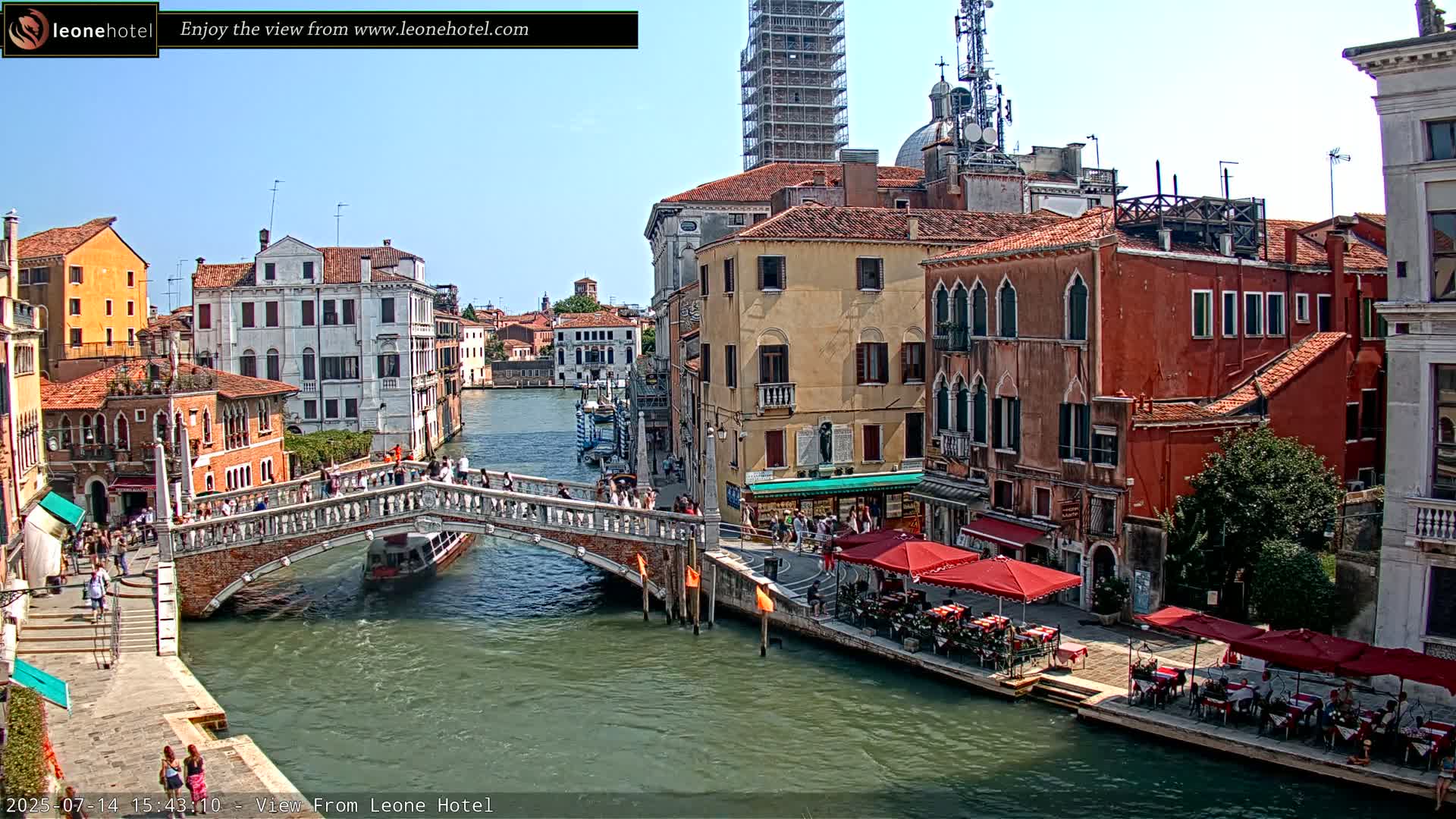 Venice, Canal of Cannaregio , Ponte delle Guglie Bridge Live Cam - Venice, Veneto, Italy