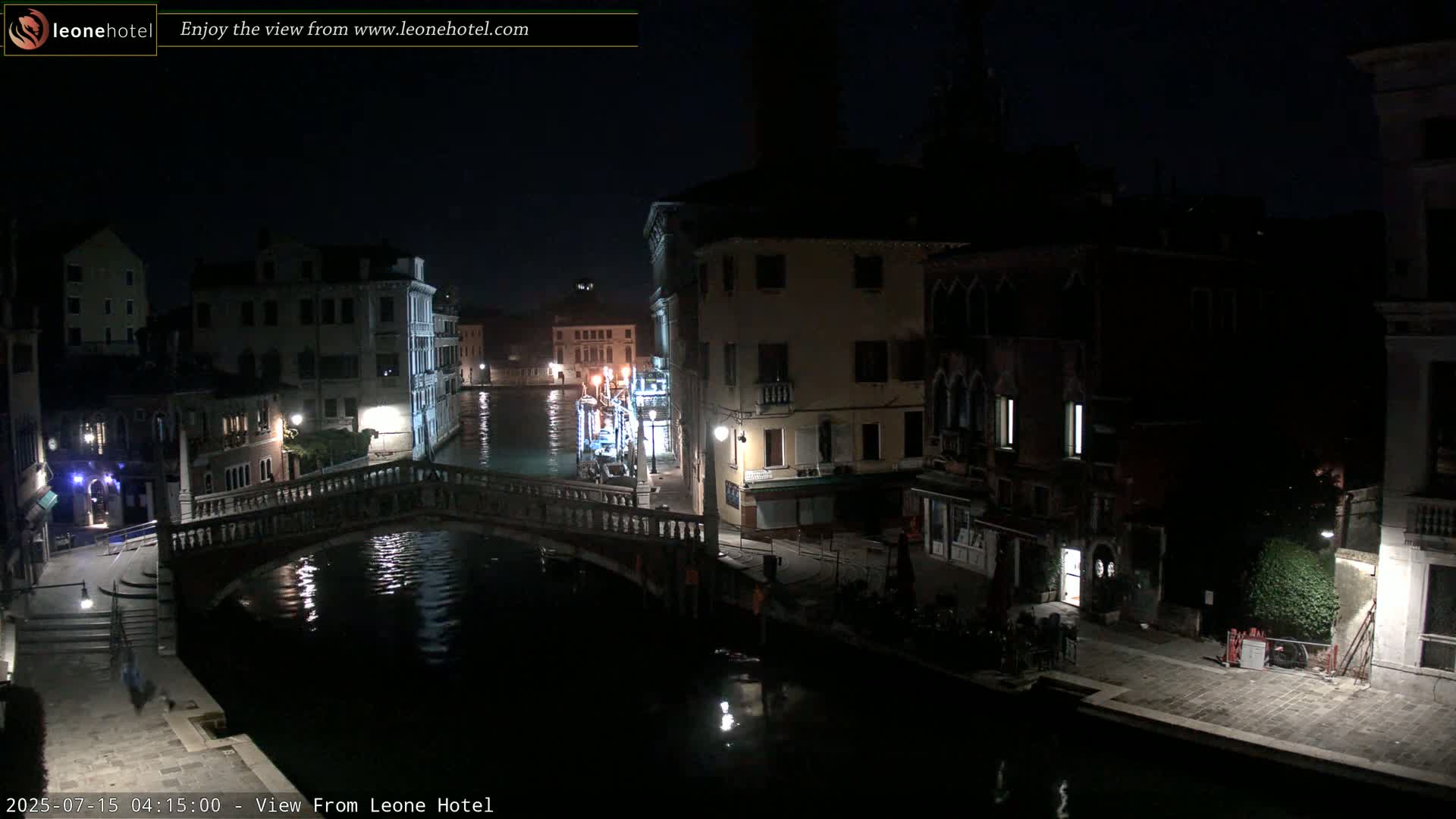 Venice, Canal of Cannaregio , Ponte delle Guglie Bridge Live Cam - Venice, Veneto, Italy