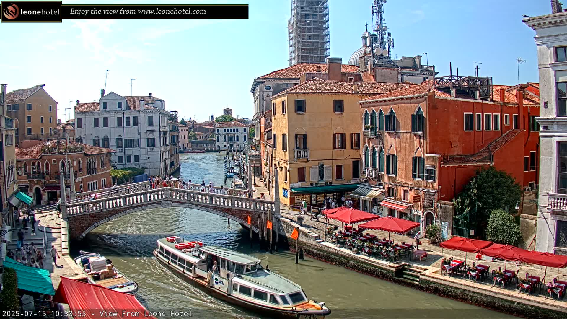 Venice, Canal of Cannaregio , Ponte delle Guglie Bridge Live Cam - Venice, Veneto, Italy