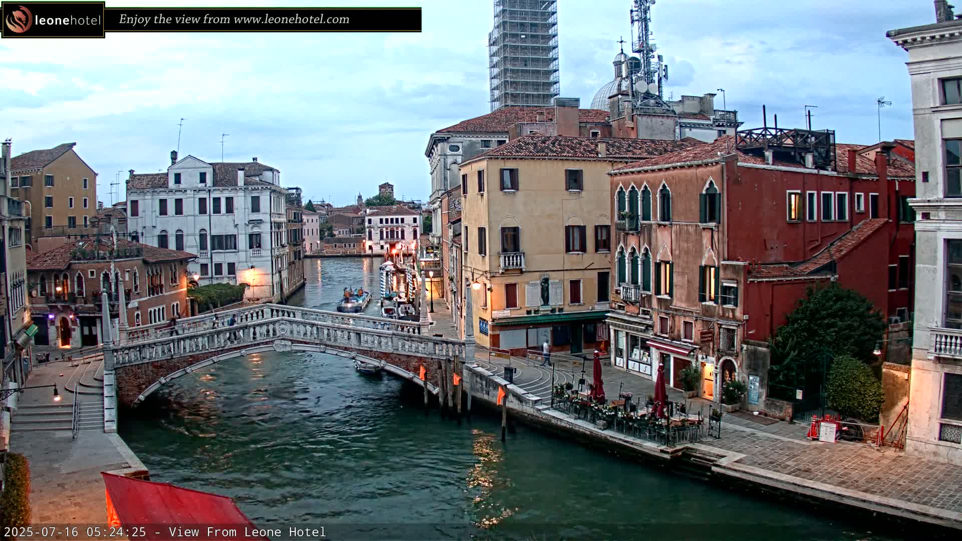 Venice, Canal of Cannaregio , Ponte delle Guglie Bridge Live Cam - Venice, Veneto, Italy
