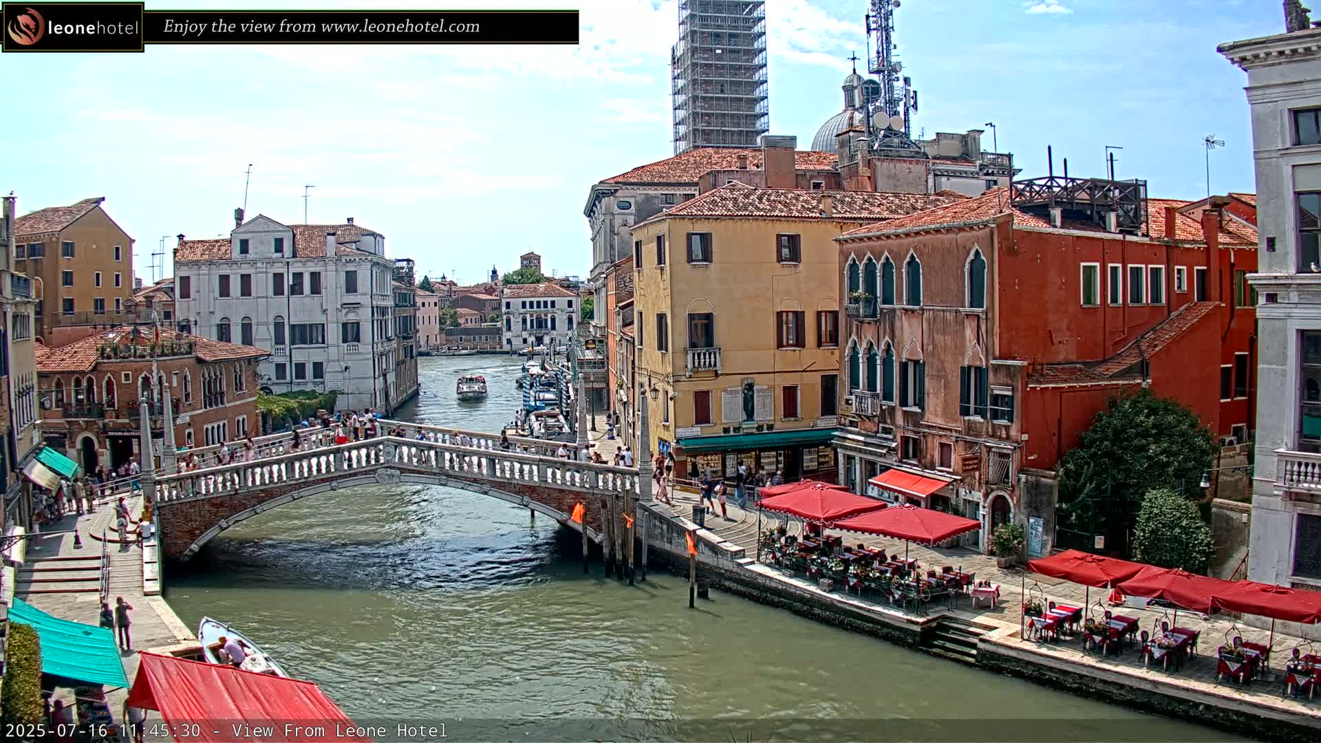 Venice, Canal of Cannaregio , Ponte delle Guglie Bridge Live Cam - Venice, Veneto, Italy
