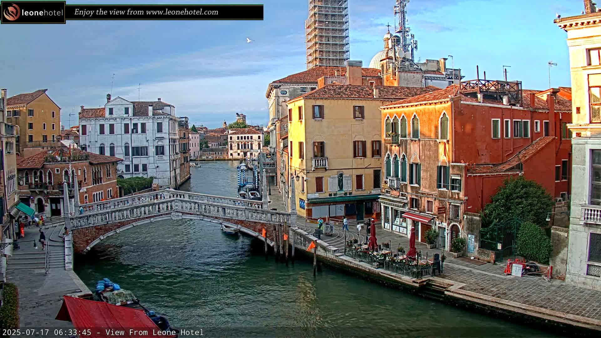 Venice, Canal of Cannaregio , Ponte delle Guglie Bridge Live Cam - Venice, Veneto, Italy