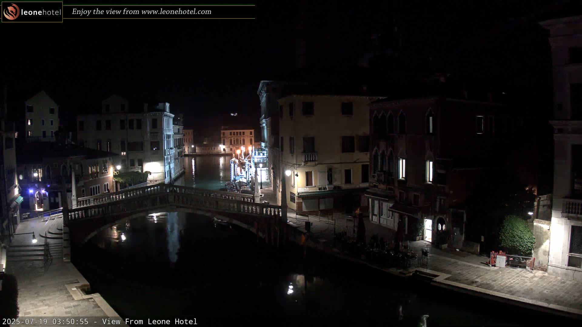 Venice, Canal of Cannaregio , Ponte delle Guglie Bridge Live Cam - Venice, Veneto, Italy