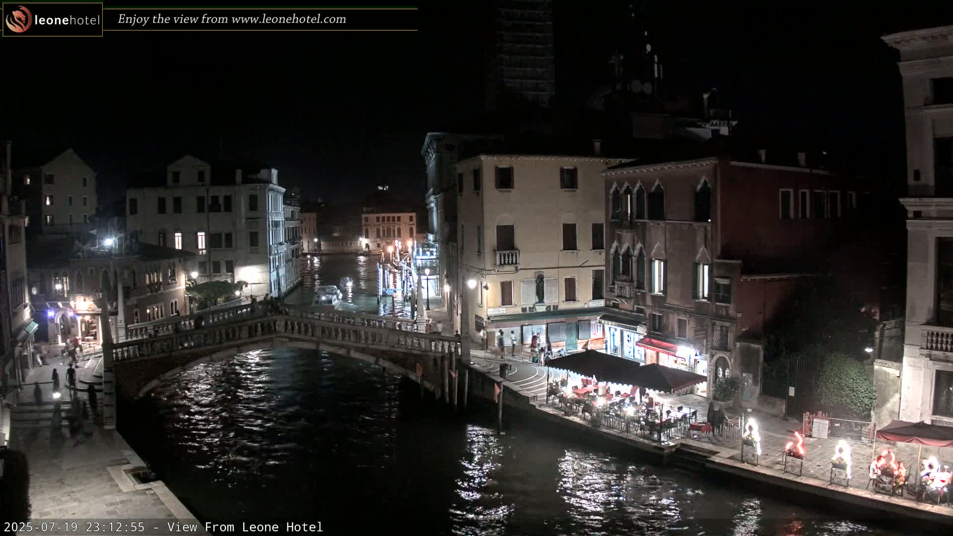 Venice, Canal of Cannaregio , Ponte delle Guglie Bridge Live Cam - Venice, Veneto, Italy
