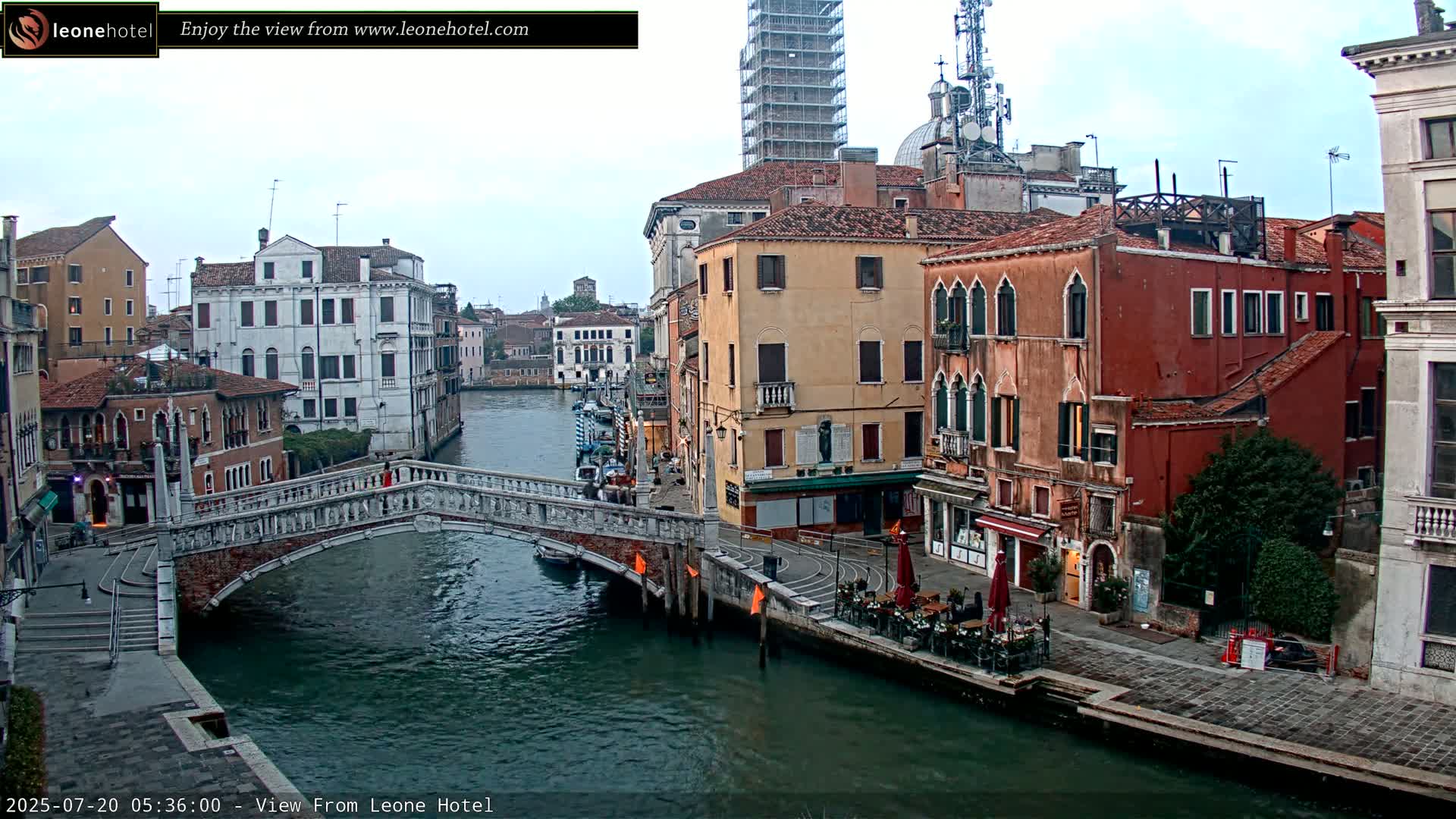 Venice, Canal of Cannaregio , Ponte delle Guglie Bridge Live Cam - Venice, Veneto, Italy