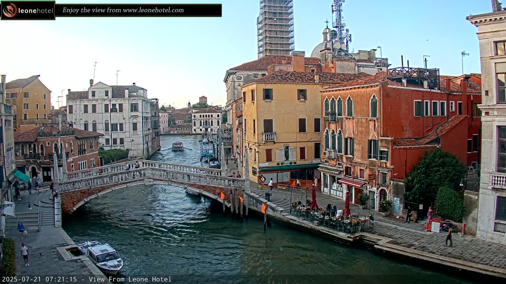 Venice, Canal of Cannaregio , Ponte delle Guglie Bridge Live Cam - Venice, Veneto, Italy
