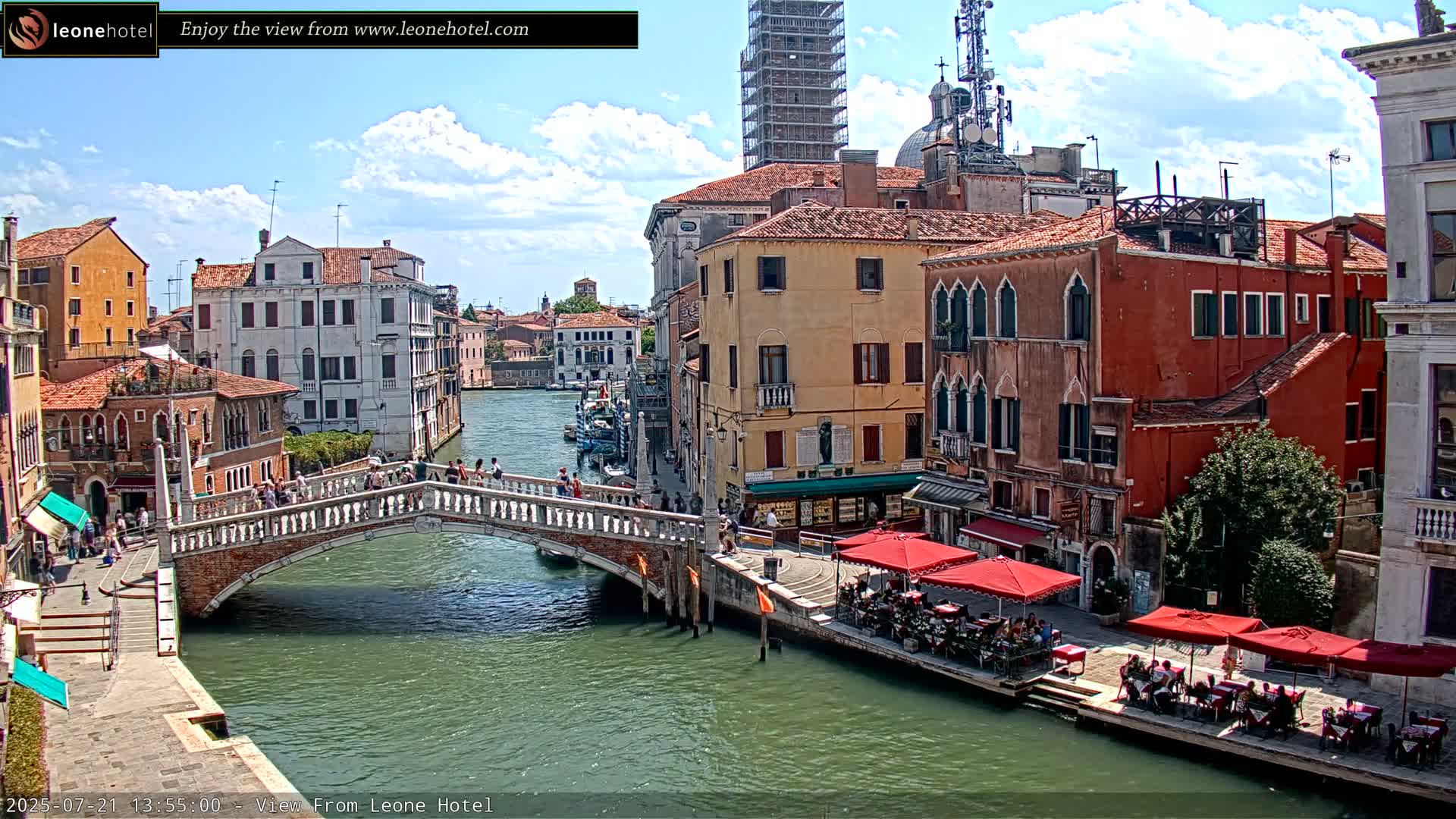 Venice, Canal of Cannaregio , Ponte delle Guglie Bridge Live Cam - Venice, Veneto, Italy