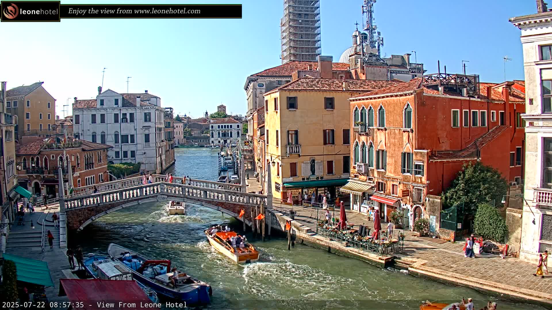 Venice, Canal of Cannaregio , Ponte delle Guglie Bridge Live Cam - Venice, Veneto, Italy