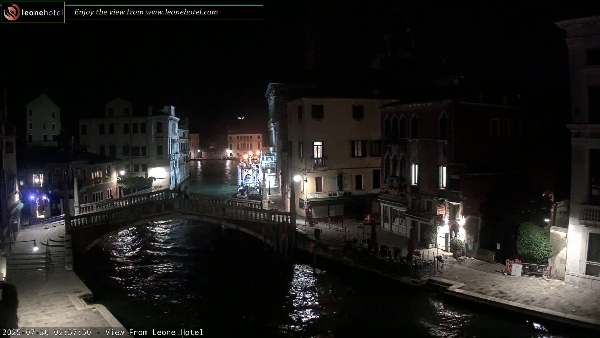 Venice, Canal of Cannaregio , Ponte delle Guglie Bridge Live Cam - Venice, Veneto, Italy