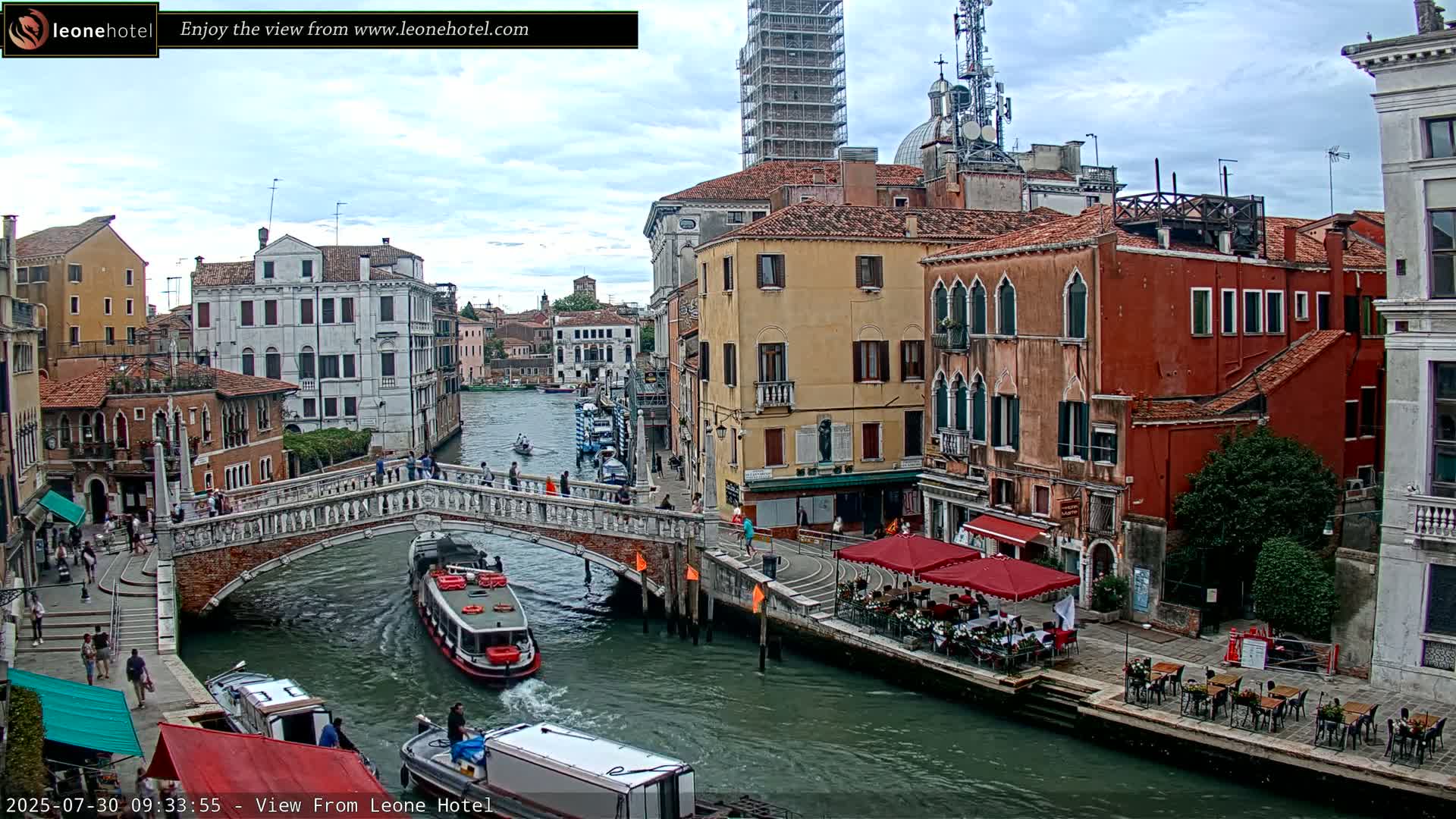 Venice, Canal of Cannaregio , Ponte delle Guglie Bridge Live Cam - Venice, Veneto, Italy