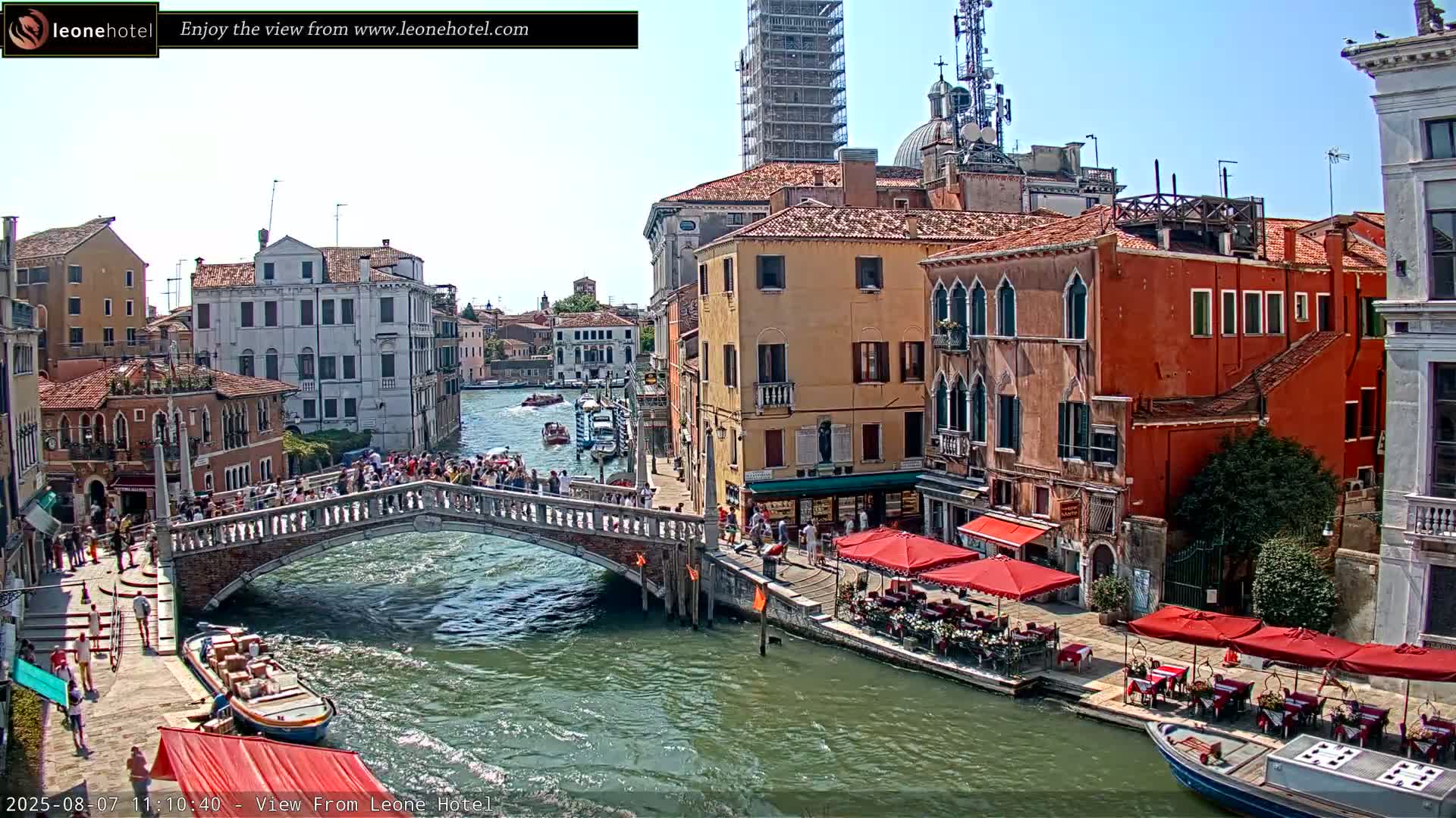 Venice, Canal of Cannaregio , Ponte delle Guglie Bridge Live Cam - Venice, Veneto, Italy