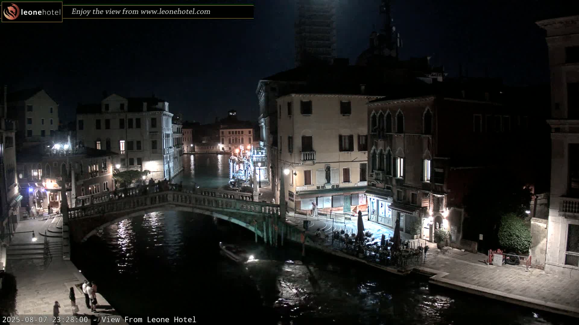 Venice, Canal of Cannaregio , Ponte delle Guglie Bridge Live Cam - Venice, Veneto, Italy