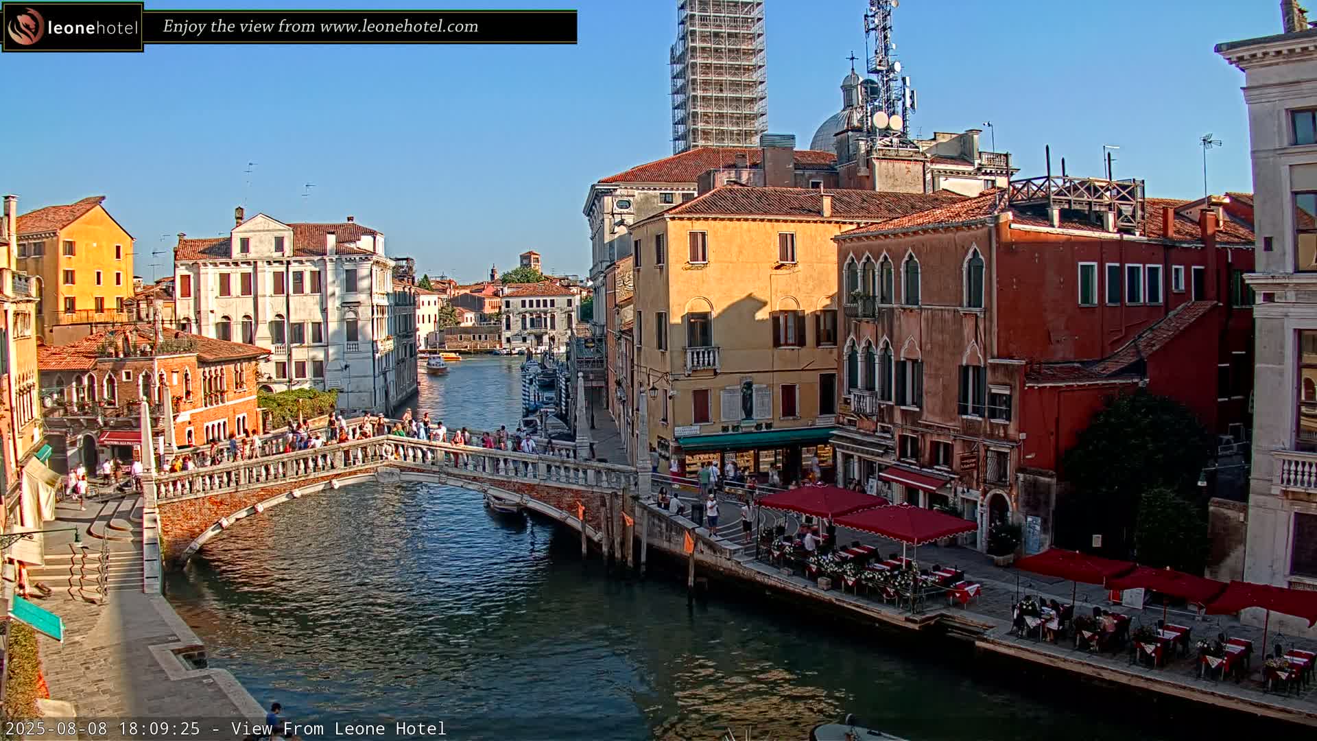 Venice, Canal of Cannaregio , Ponte delle Guglie Bridge Live Cam - Venice, Veneto, Italy