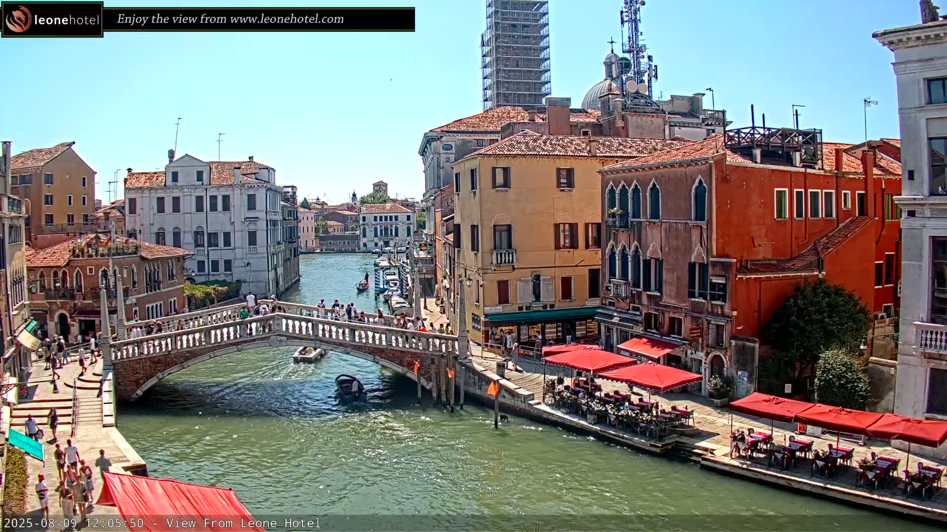 Venice, Canal of Cannaregio , Ponte delle Guglie Bridge Live Cam - Venice, Veneto, Italy