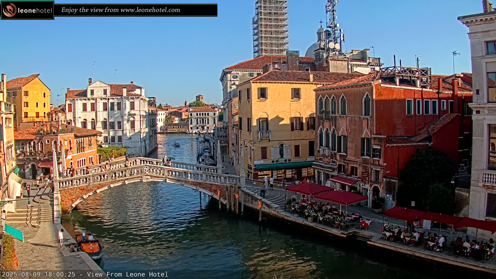 Venice, Canal of Cannaregio , Ponte delle Guglie Bridge Live Cam - Venice, Veneto, Italy