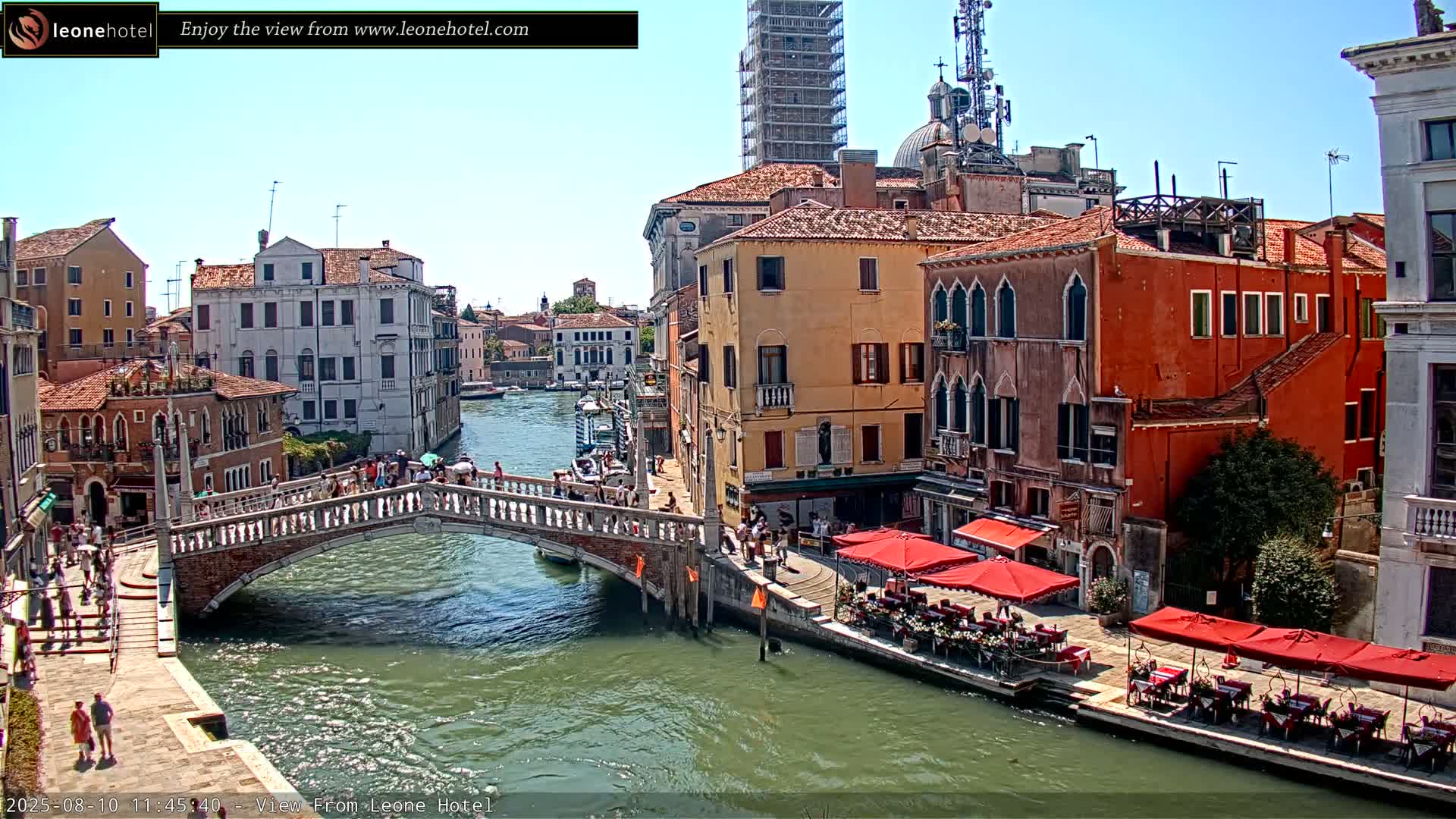 Venice, Canal of Cannaregio , Ponte delle Guglie Bridge Live Cam - Venice, Veneto, Italy