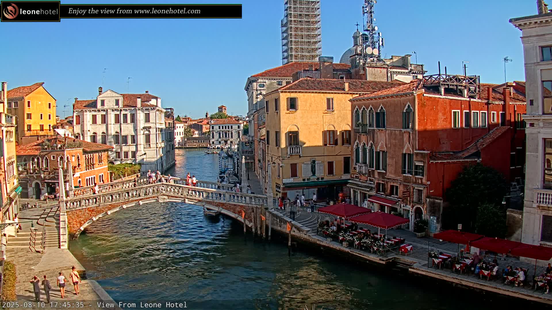 Venice, Canal of Cannaregio , Ponte delle Guglie Bridge Live Cam - Venice, Veneto, Italy