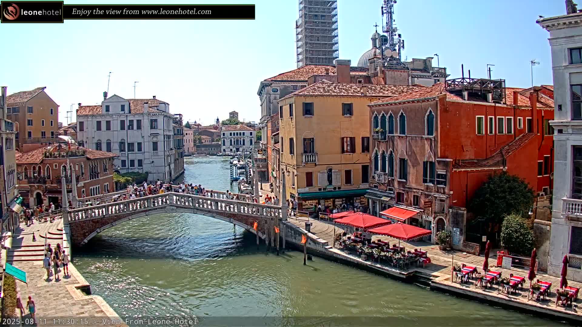 Venice, Canal of Cannaregio , Ponte delle Guglie Bridge Live Cam - Venice, Veneto, Italy