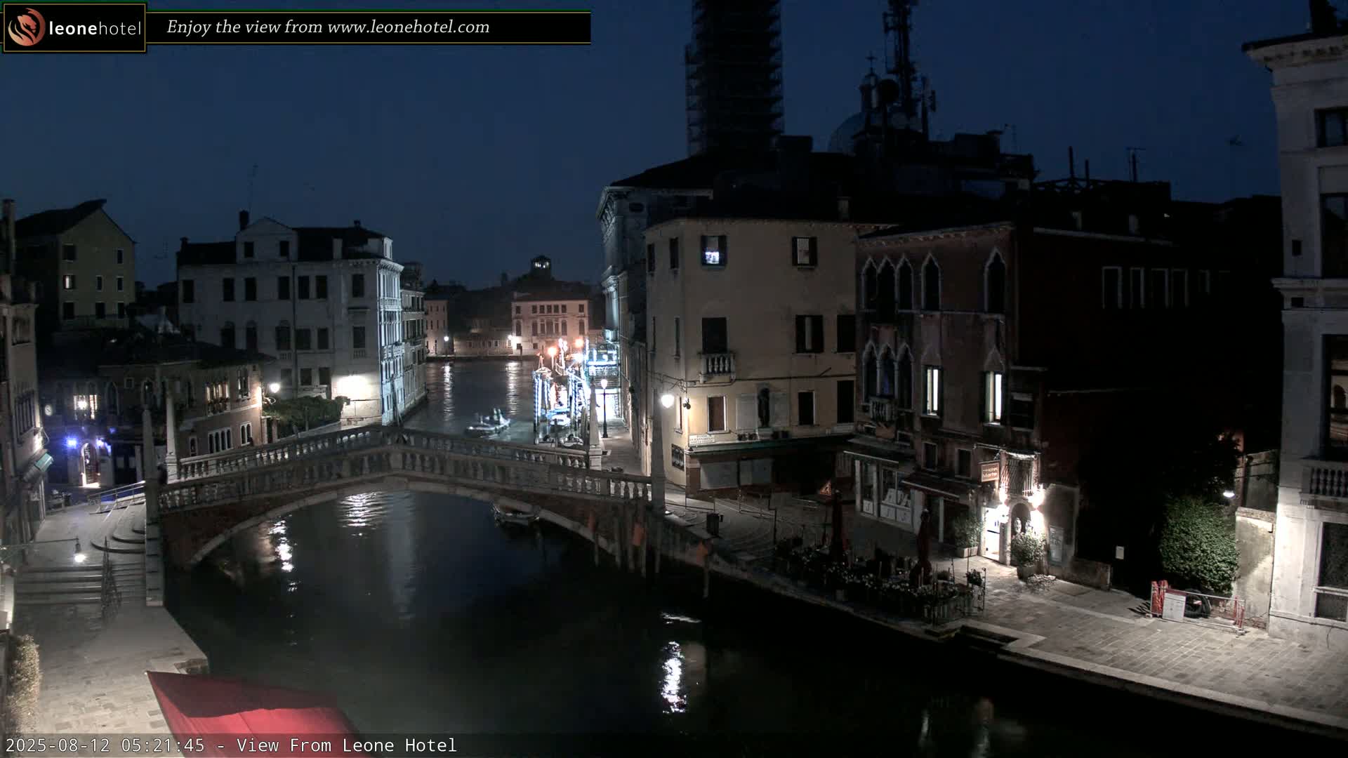 Venice, Canal of Cannaregio , Ponte delle Guglie Bridge Live Cam - Venice, Veneto, Italy
