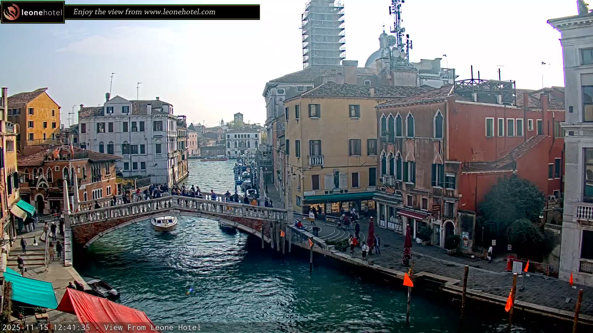 Venice, Canal of Cannaregio , Ponte delle Guglie Bridge Live Cam - Venice, Veneto, Italy