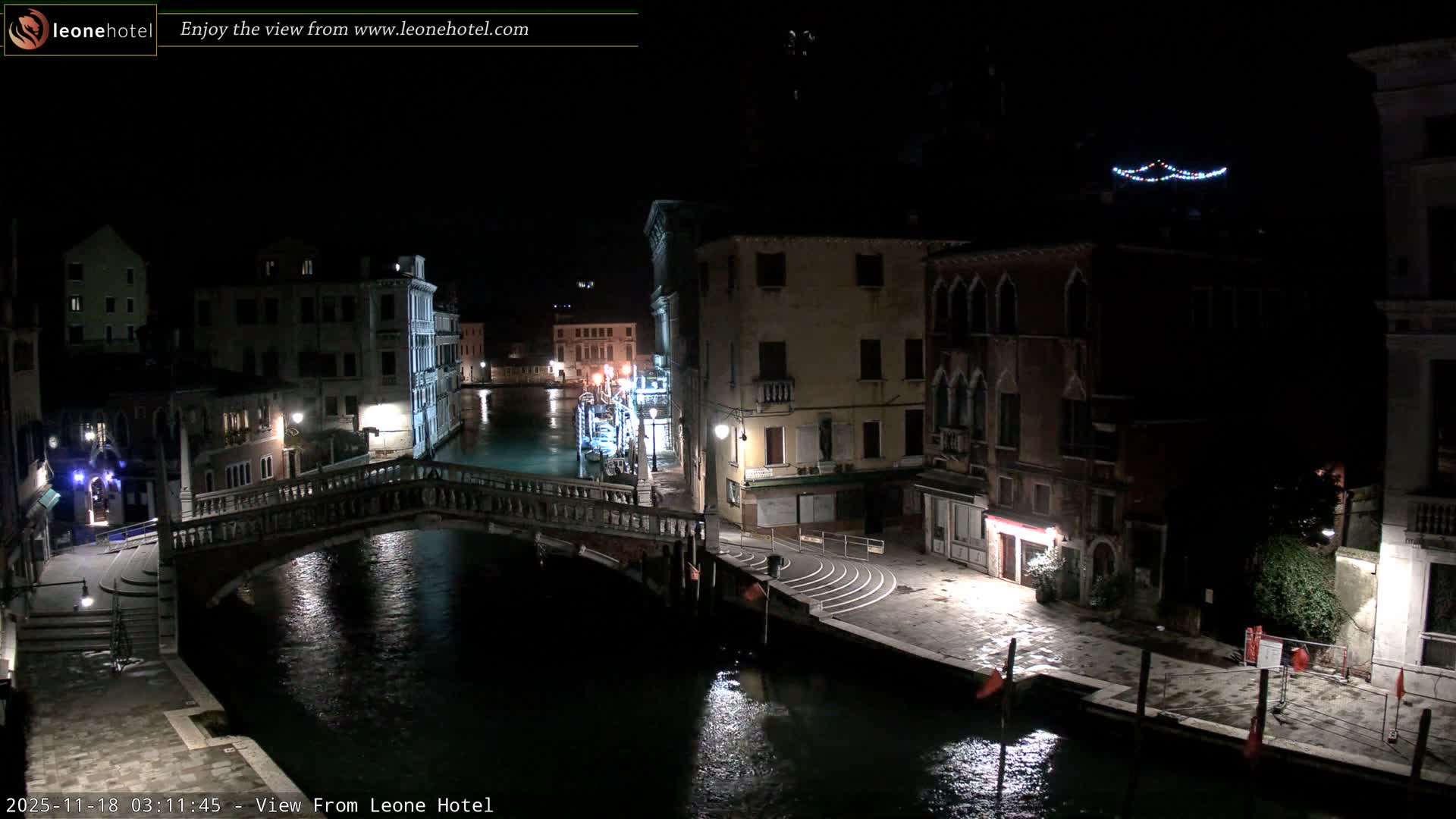 Venice, Canal of Cannaregio , Ponte delle Guglie Bridge Live Cam - Venice, Veneto, Italy