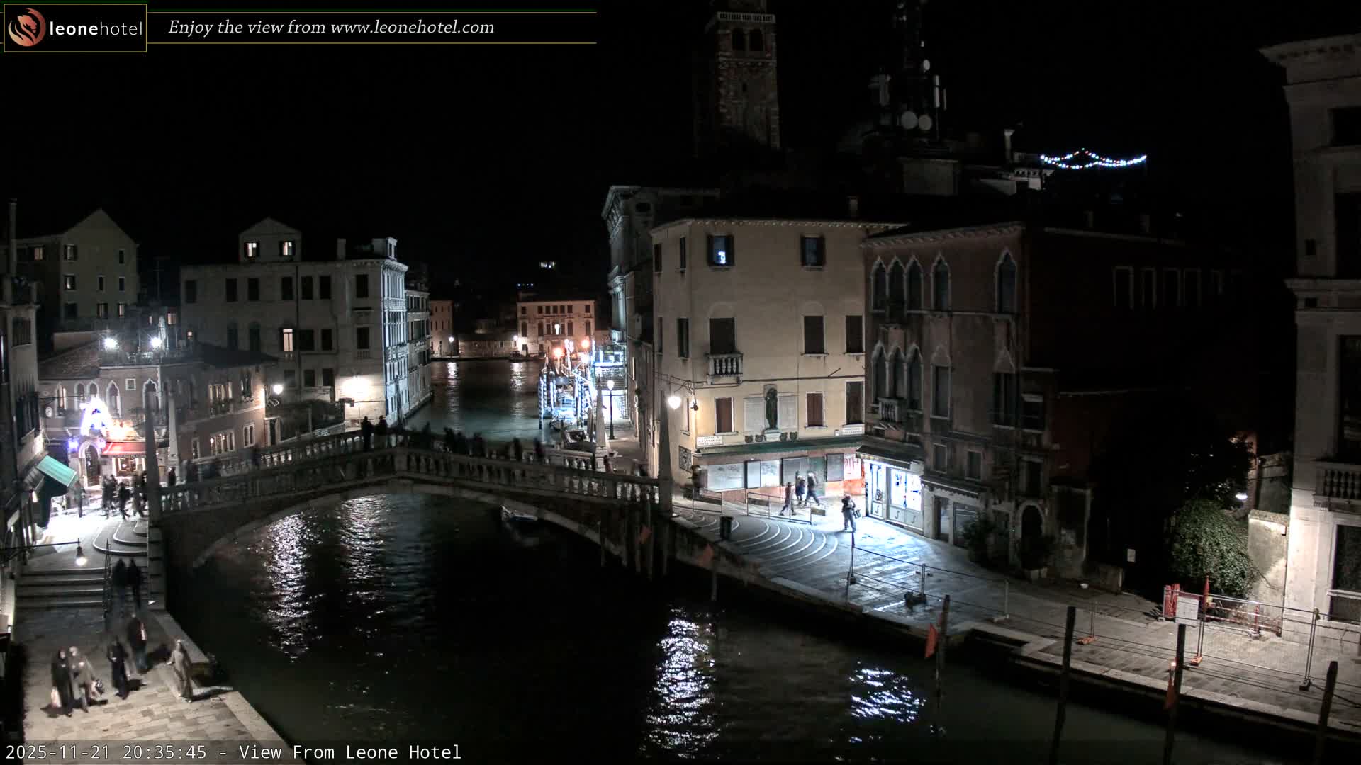 Venice, Canal of Cannaregio , Ponte delle Guglie Bridge Live Cam - Venice, Veneto, Italy