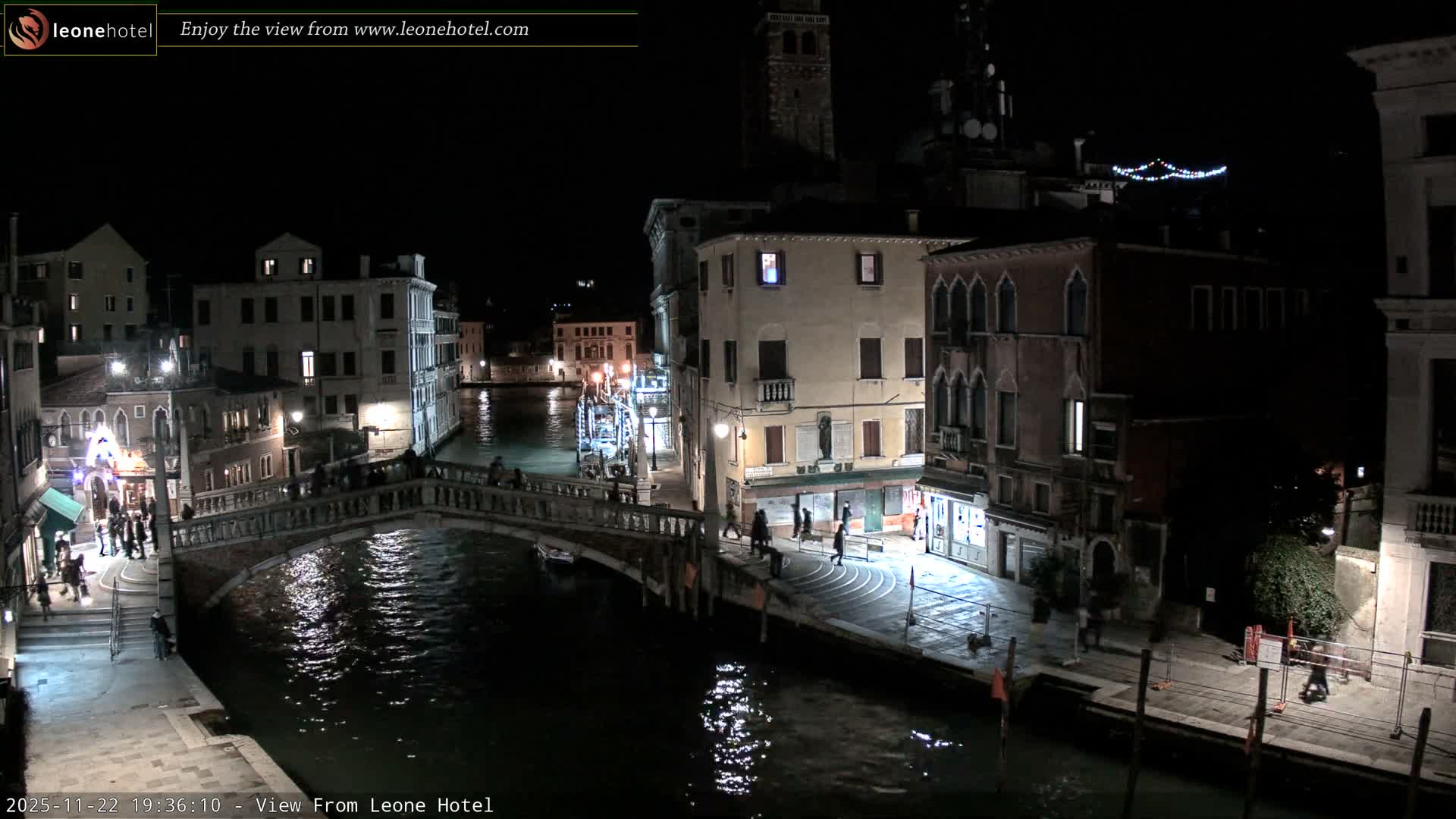 Venice, Canal of Cannaregio , Ponte delle Guglie Bridge Live Cam - Venice, Veneto, Italy