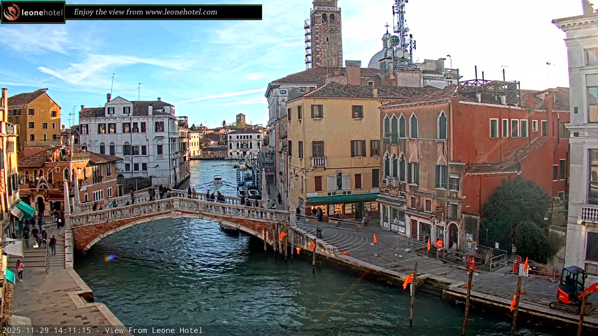 Venice, Canal of Cannaregio , Ponte delle Guglie Bridge Live Cam - Venice, Veneto, Italy