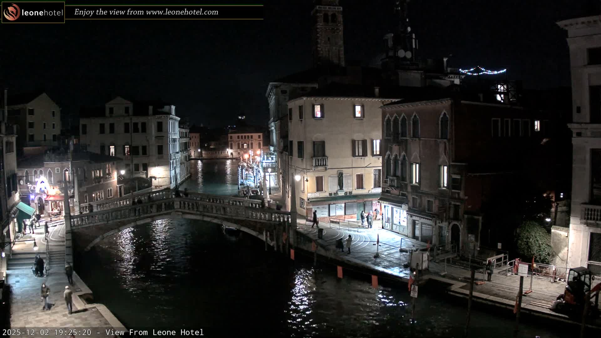 Venice, Canal of Cannaregio , Ponte delle Guglie Bridge Live Cam - Venice, Veneto, Italy