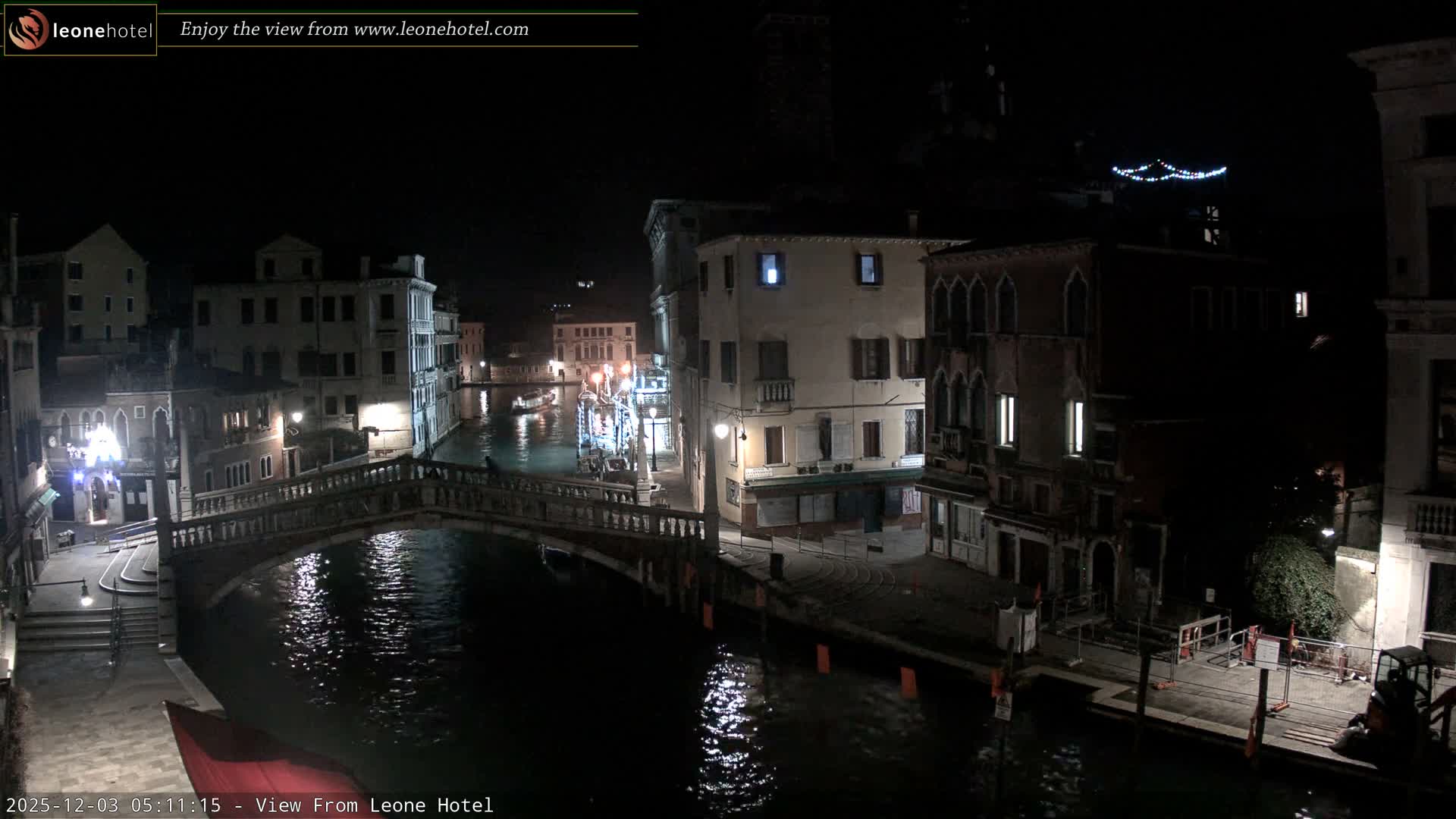 Venice, Canal of Cannaregio , Ponte delle Guglie Bridge Live Cam - Venice, Veneto, Italy