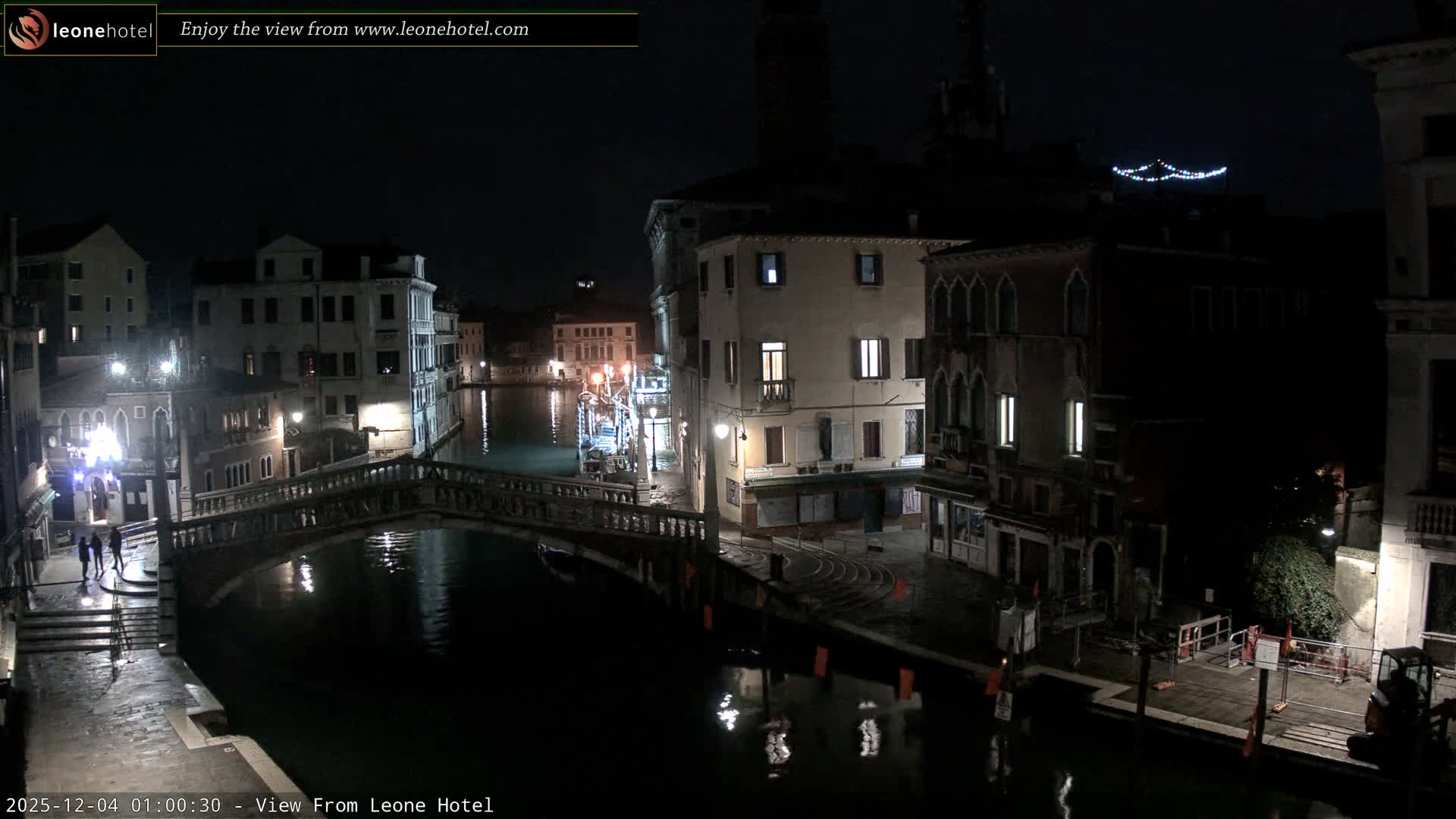 Venice, Canal of Cannaregio , Ponte delle Guglie Bridge Live Cam - Venice, Veneto, Italy