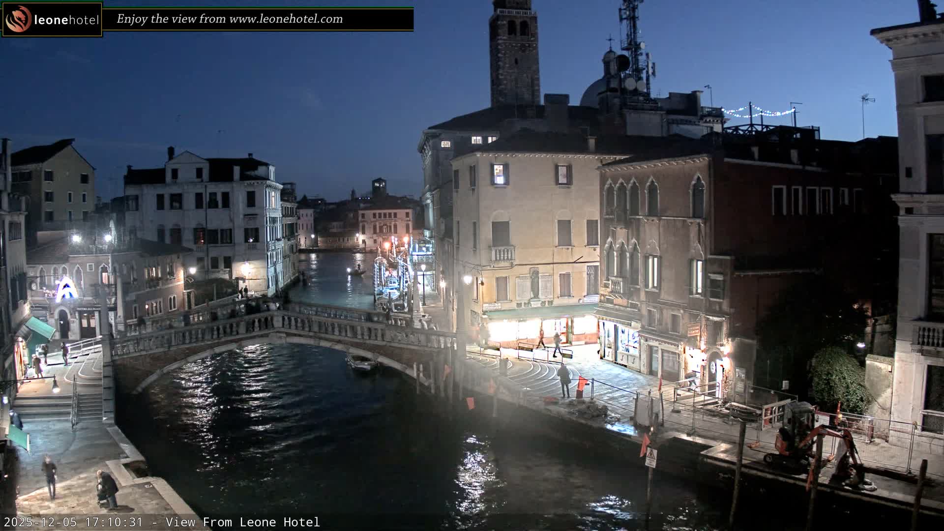 Venice, Canal of Cannaregio , Ponte delle Guglie Bridge Live Cam - Venice, Veneto, Italy