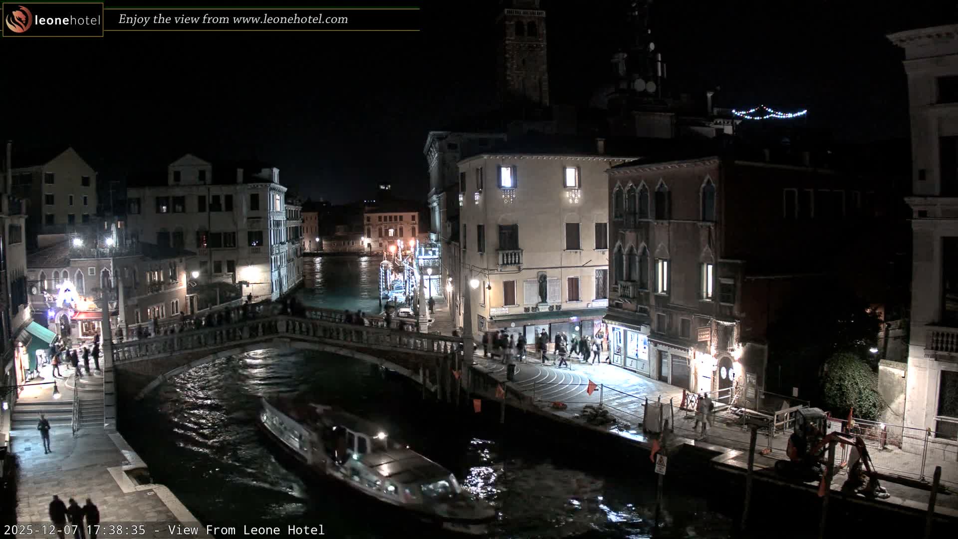 Venice, Canal of Cannaregio , Ponte delle Guglie Bridge Live Cam - Venice, Veneto, Italy