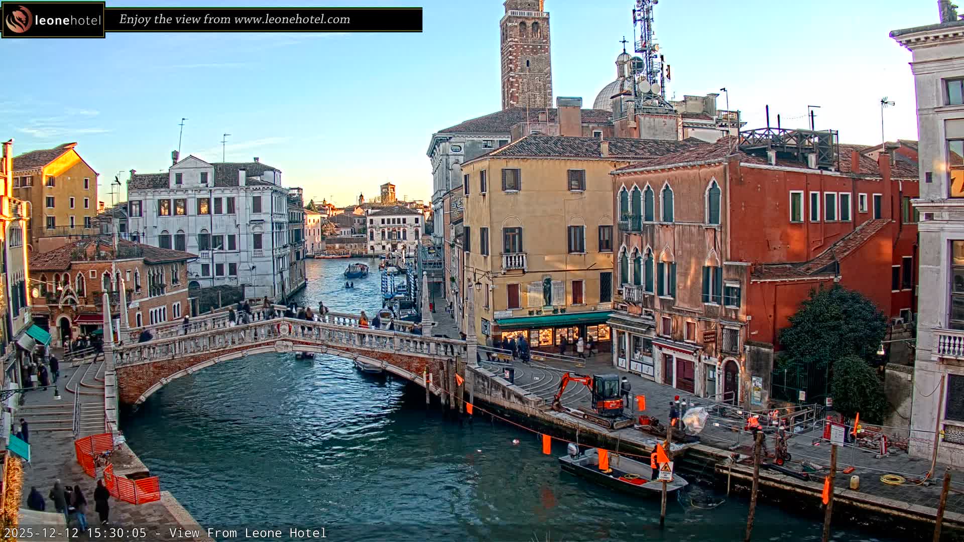 Venice, Canal of Cannaregio , Ponte delle Guglie Bridge Live Cam - Venice, Veneto, Italy