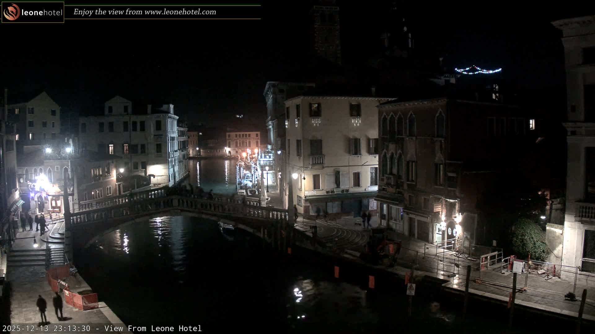 Venice, Canal of Cannaregio , Ponte delle Guglie Bridge Live Cam - Venice, Veneto, Italy