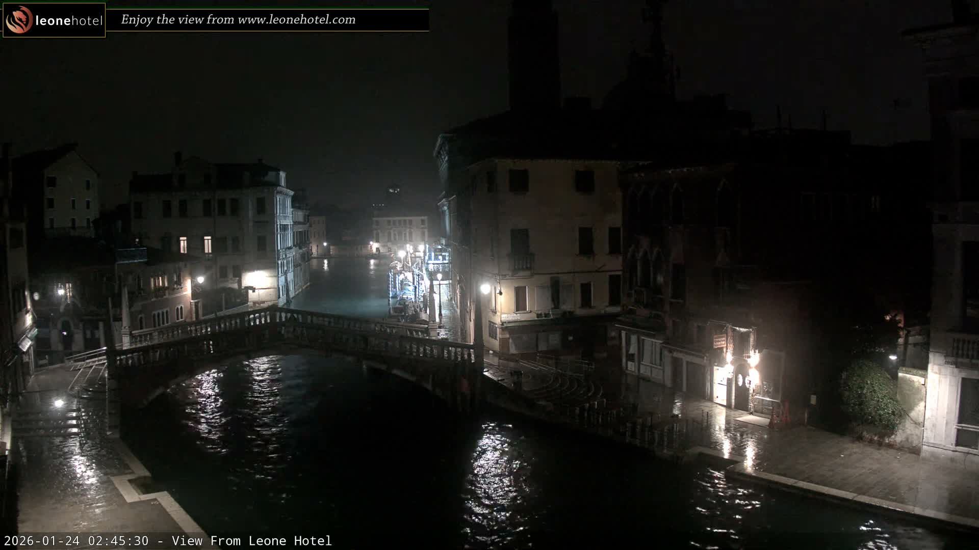 Venice, Canal of Cannaregio , Ponte delle Guglie Bridge Live Cam - Venice, Veneto, Italy
