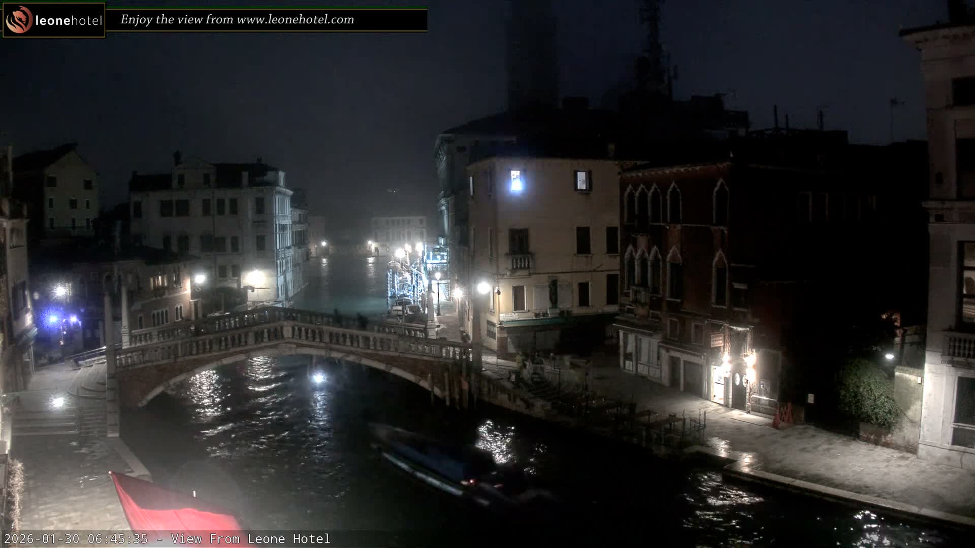 Venice, Canal of Cannaregio , Ponte delle Guglie Bridge Live Cam - Venice, Veneto, Italy