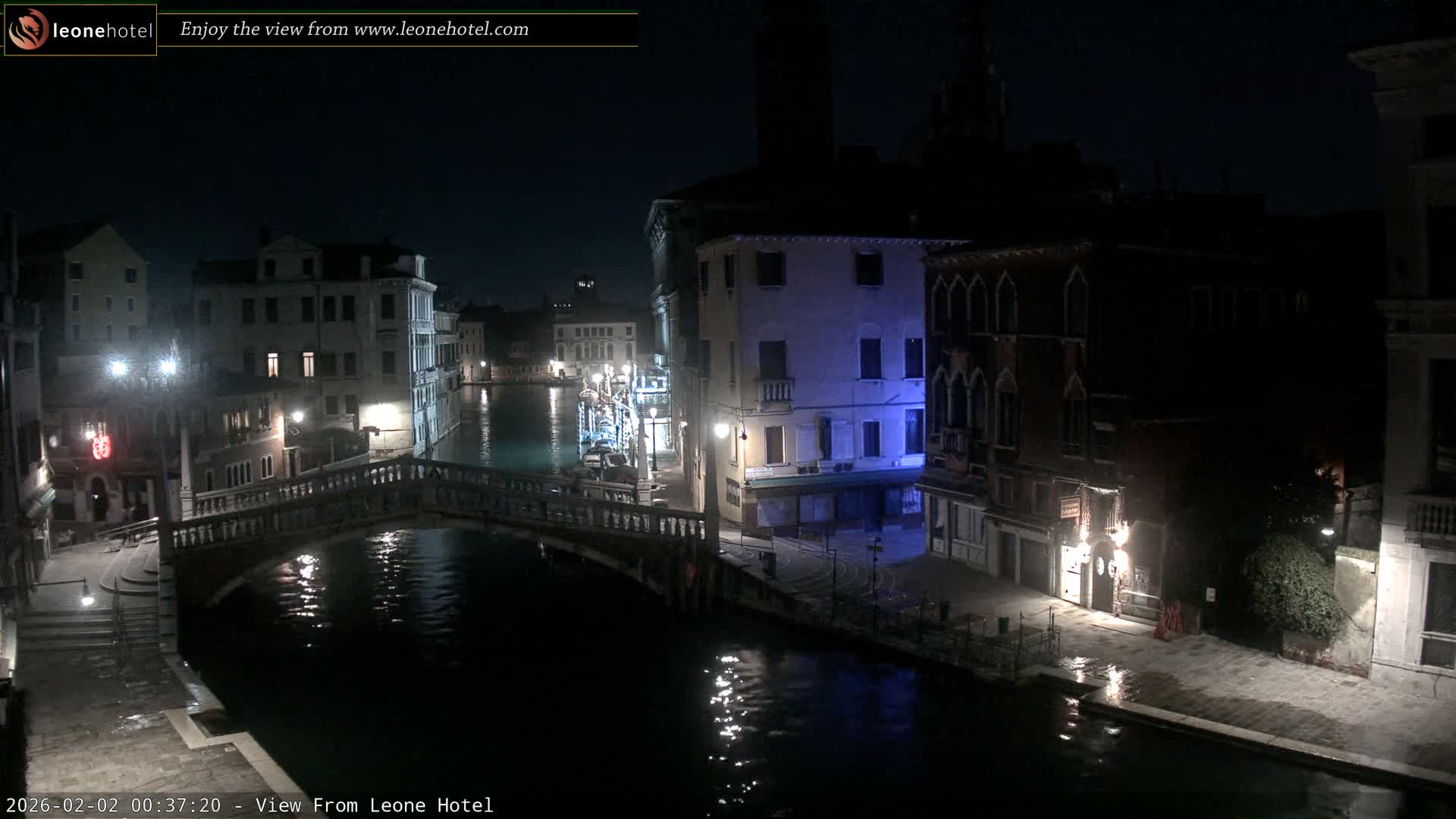 Venice, Canal of Cannaregio , Ponte delle Guglie Bridge Live Cam - Venice, Veneto, Italy