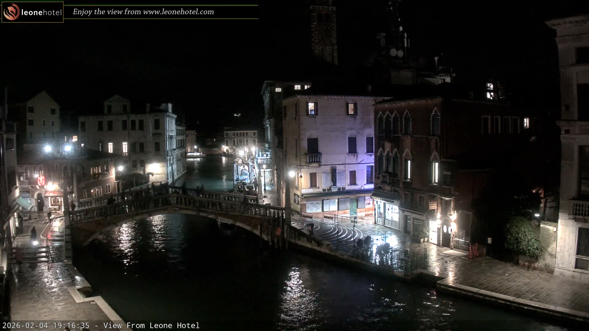 Venice, Canal of Cannaregio , Ponte delle Guglie Bridge Live Cam - Venice, Veneto, Italy