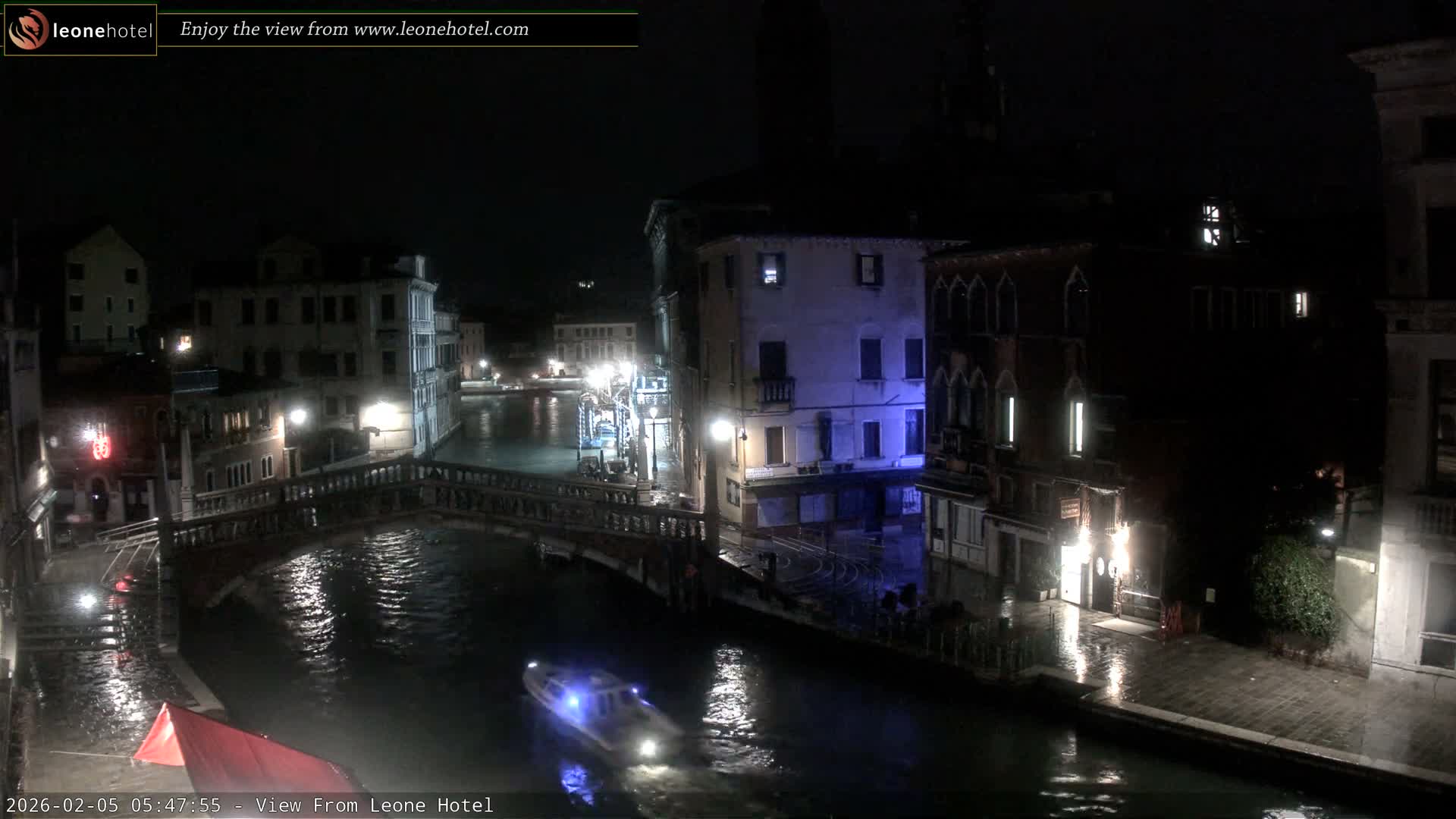 Venice, Canal of Cannaregio , Ponte delle Guglie Bridge Live Cam - Venice, Veneto, Italy