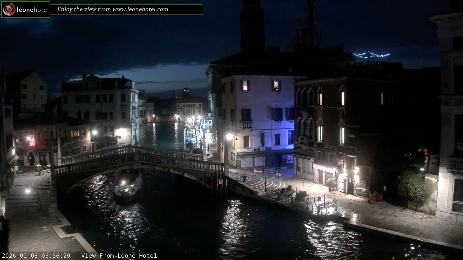 Venice, Canal of Cannaregio , Ponte delle Guglie Bridge Live Cam - Venice, Veneto, Italy