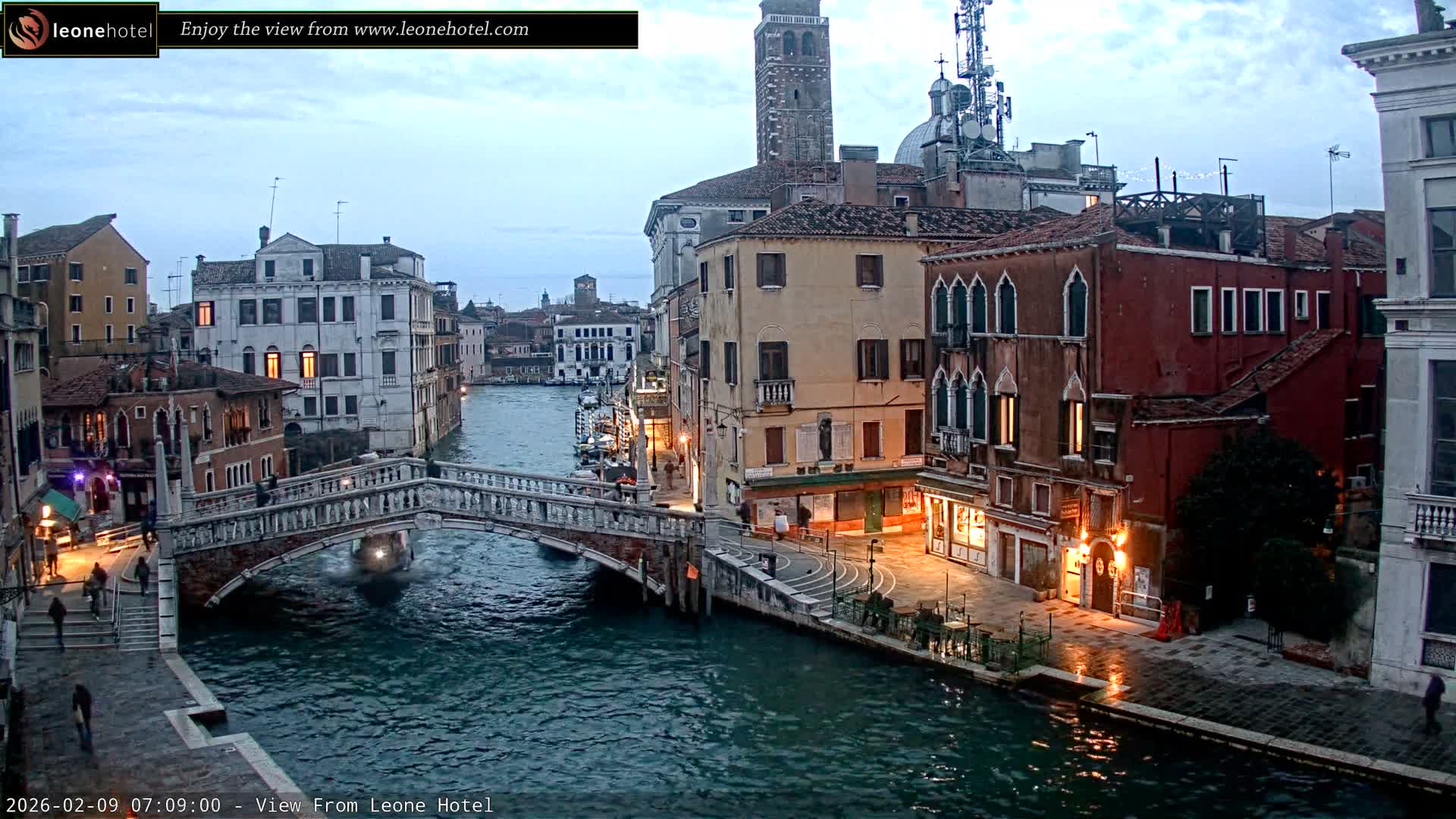 Venice, Canal of Cannaregio , Ponte delle Guglie Bridge Live Cam - Venice, Veneto, Italy