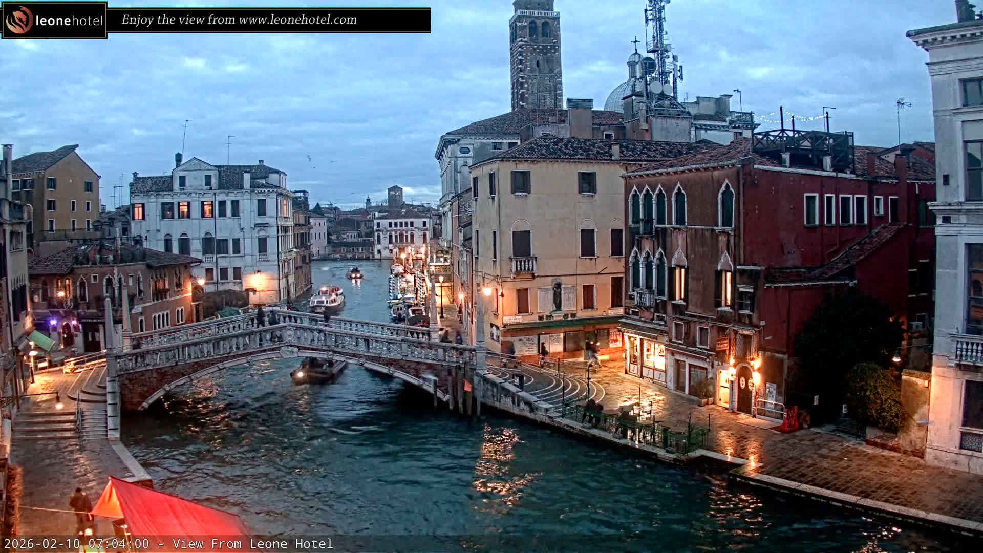Venice, Canal of Cannaregio , Ponte delle Guglie Bridge Live Cam - Venice, Veneto, Italy