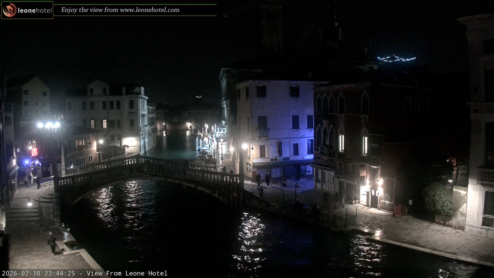Venice, Canal of Cannaregio , Ponte delle Guglie Bridge Live Cam - Venice, Veneto, Italy