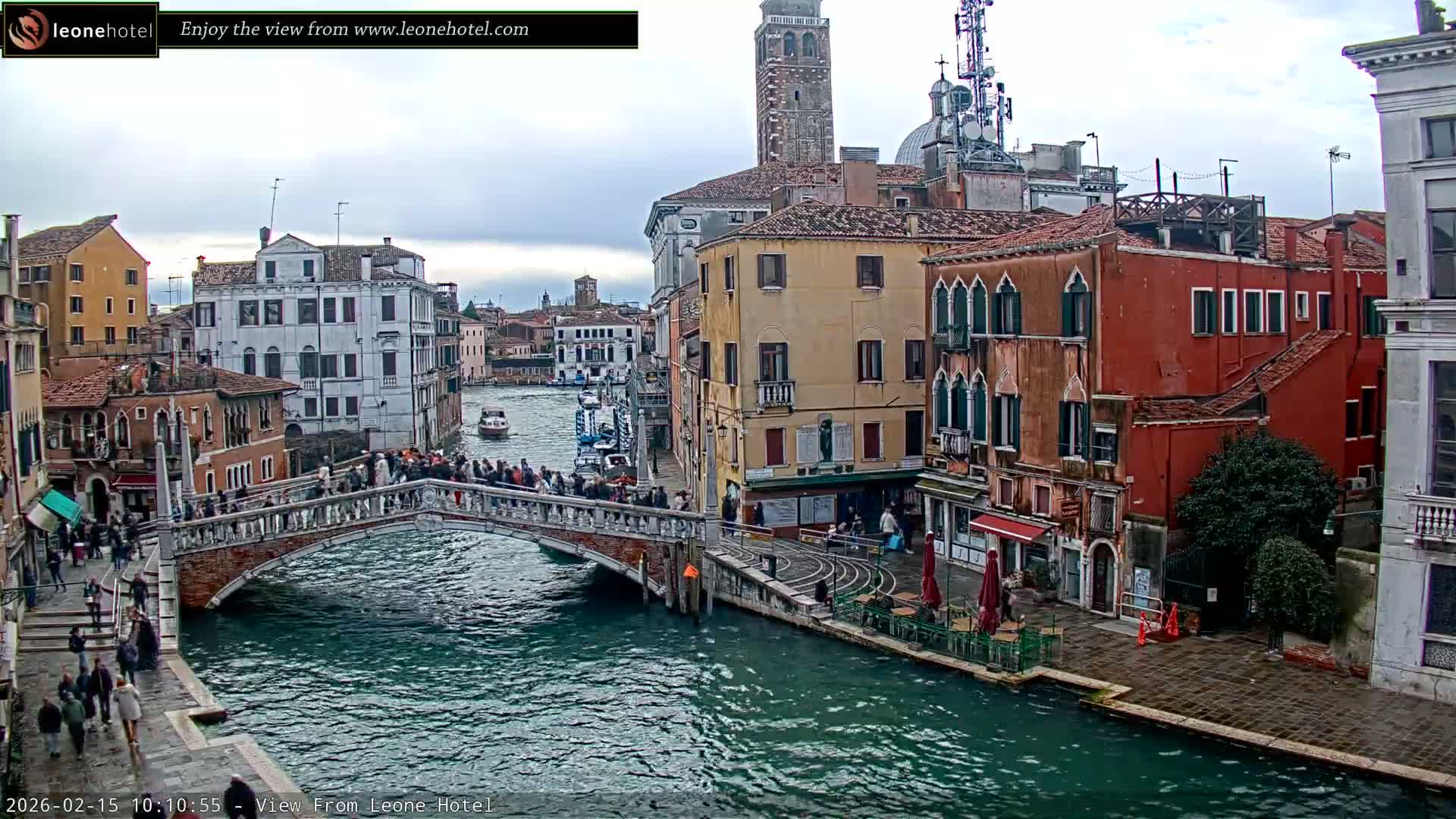 Venice, Canal of Cannaregio , Ponte delle Guglie Bridge Live Cam - Venice, Veneto, Italy